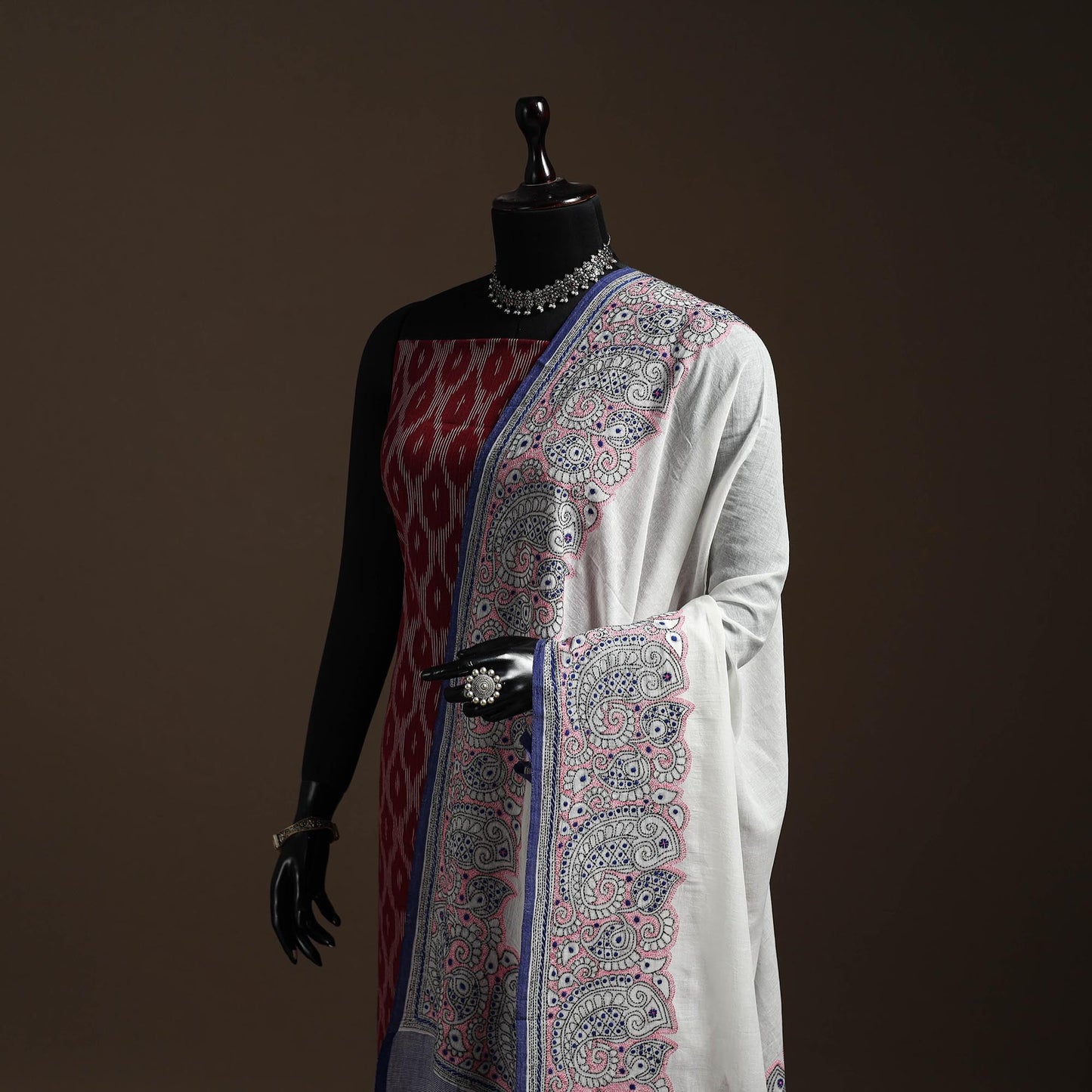 White - handloom cotton bengal hand kantha work dupatta 22