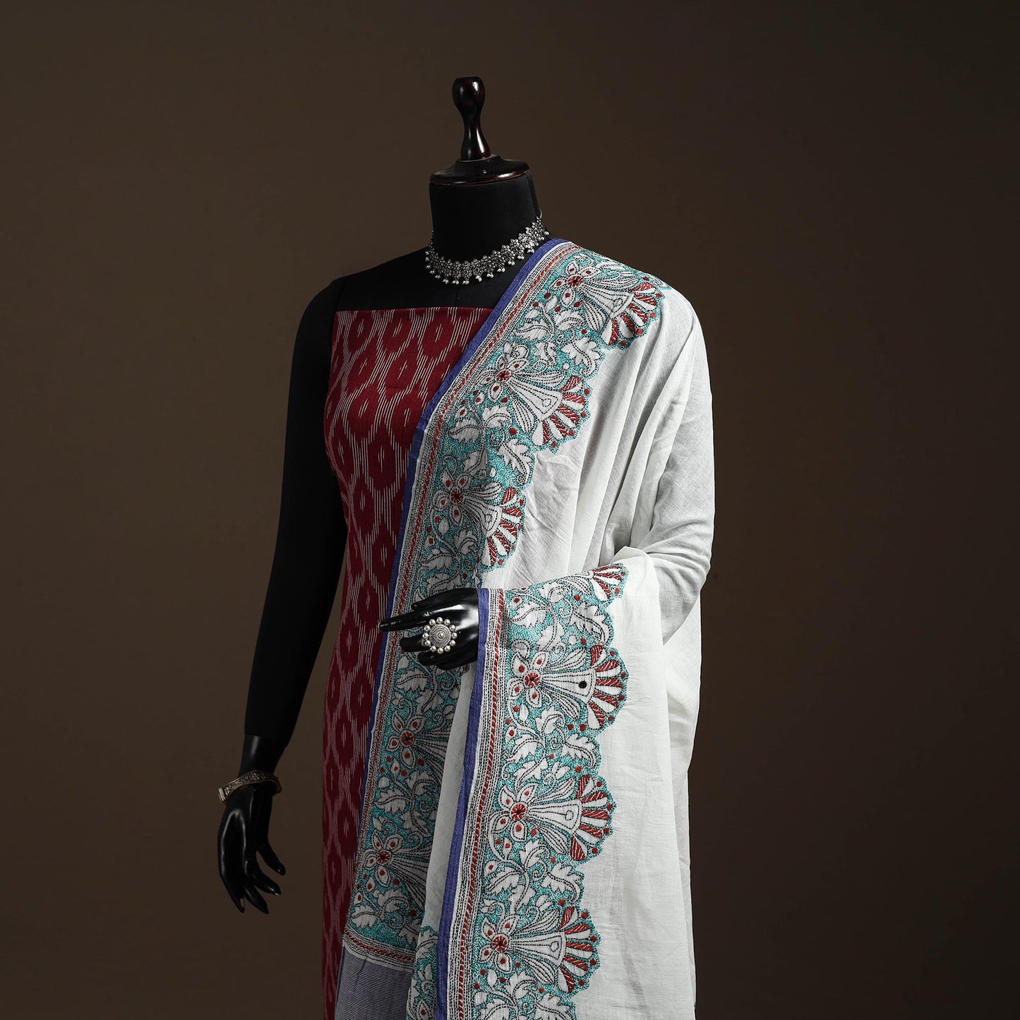 White - handloom cotton bengal hand kantha work dupatta 27