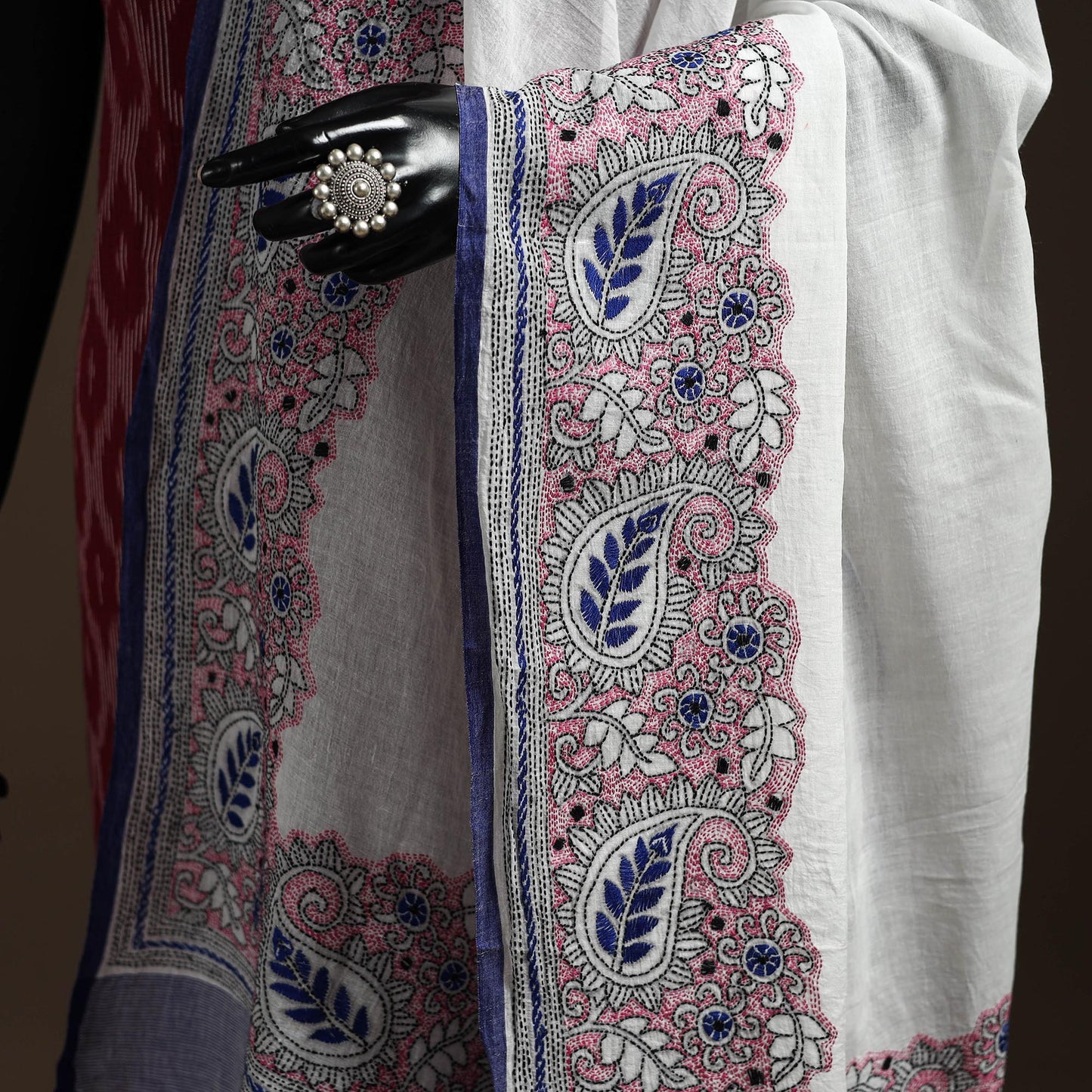 White - handloom cotton bengal hand kantha work dupatta 29