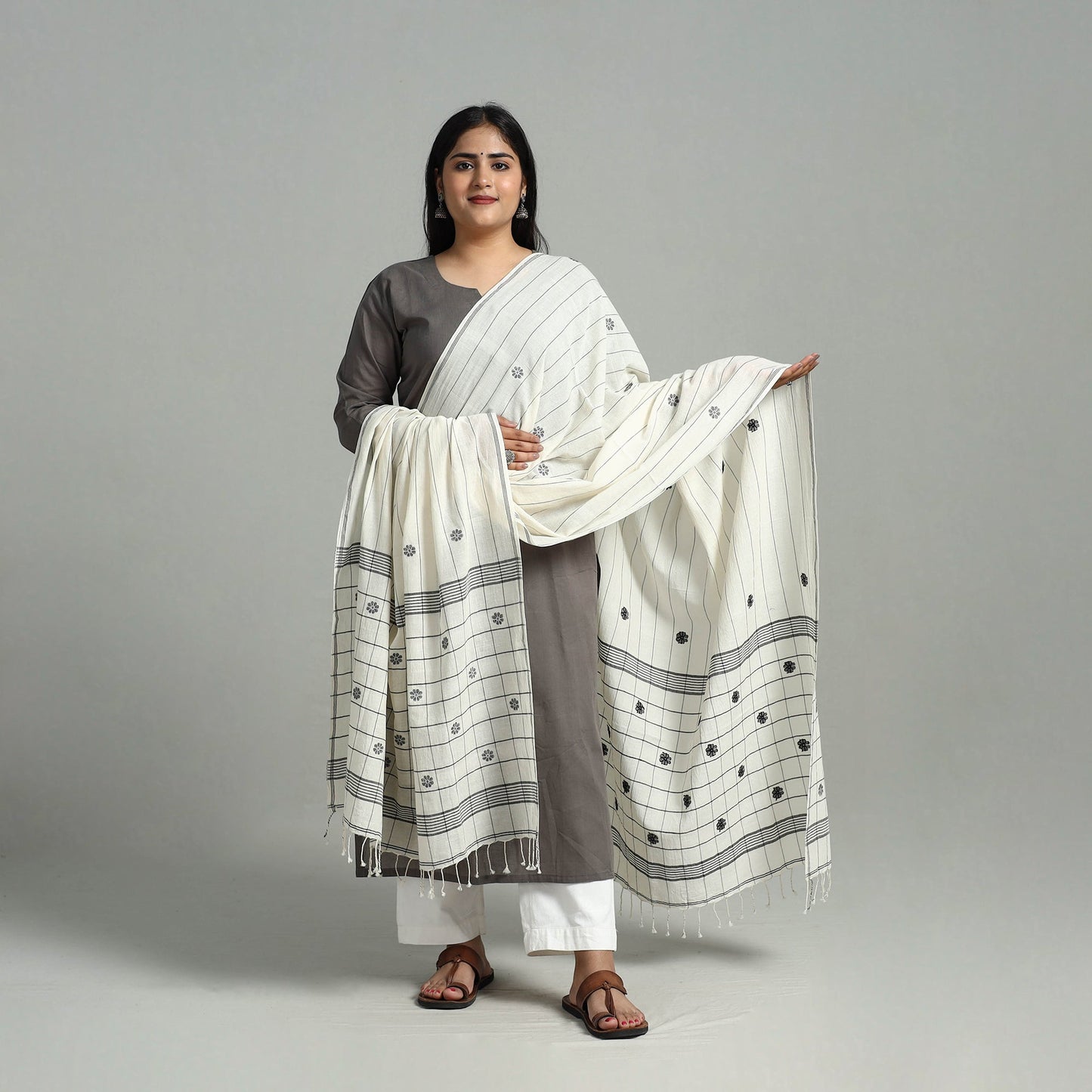 White Handloom Cotton Burdwan Jamdani Dupatta Online