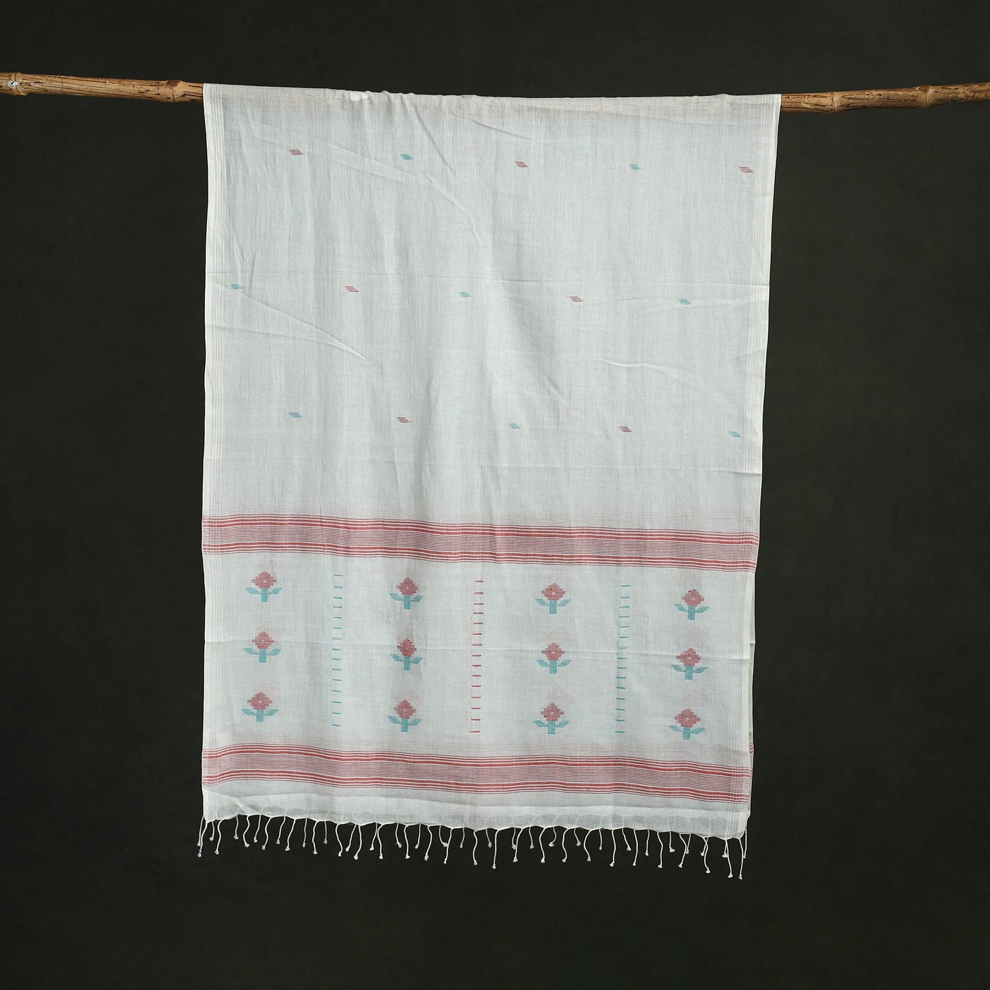Handloom cotton burdwan jamdani stole with tassels 05
