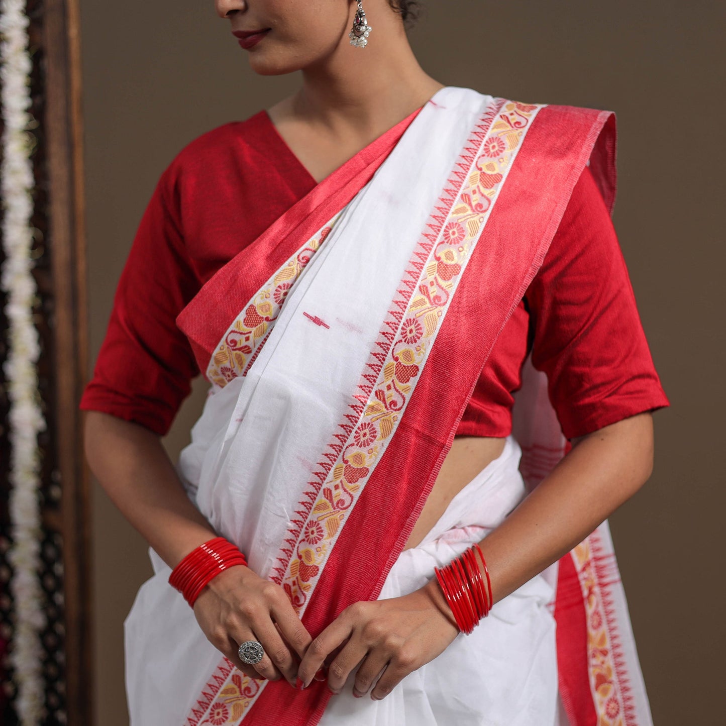 White Handloom Cotton Phulia Jamdani Saree