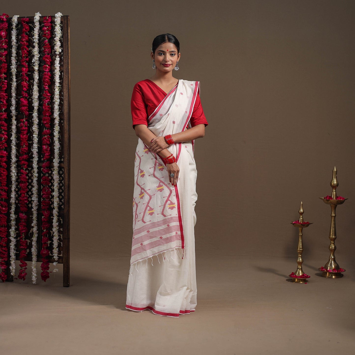 White Handloom Cotton Phulia Jamdani Saree