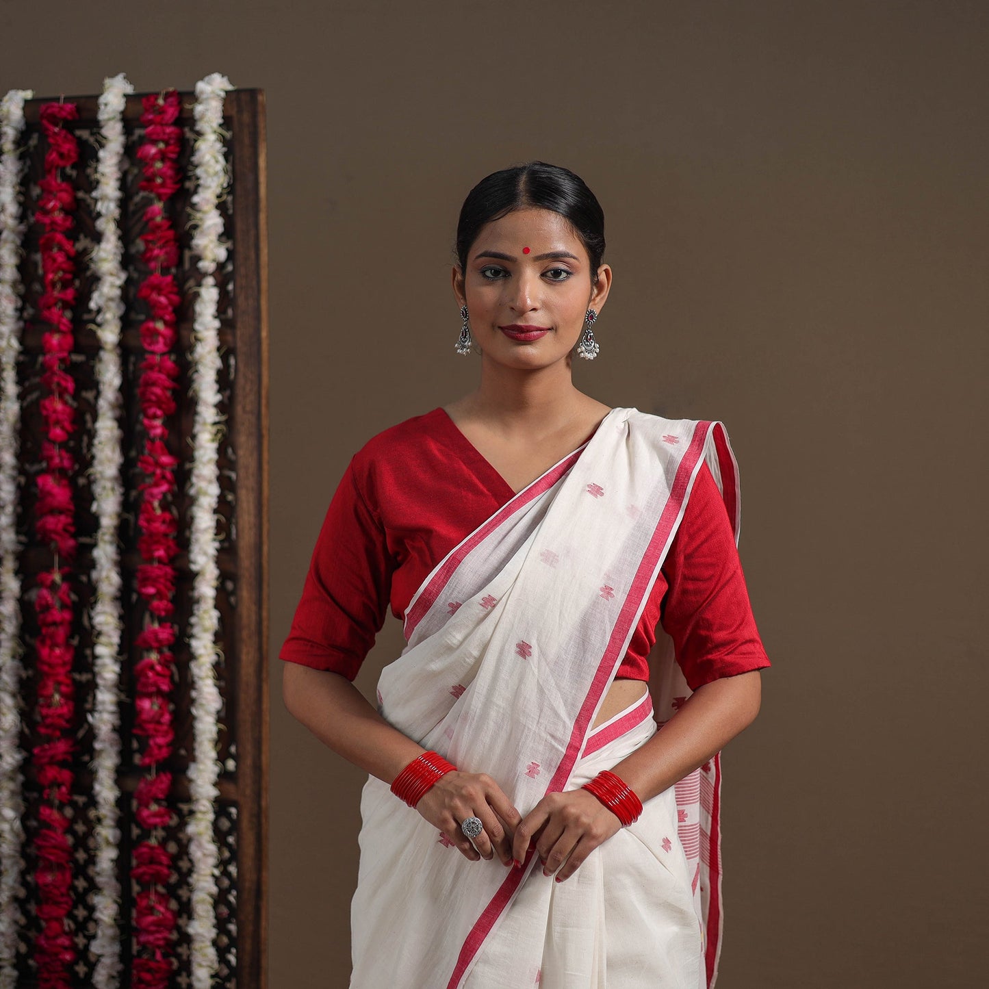 White Handloom Cotton Phulia Jamdani Saree