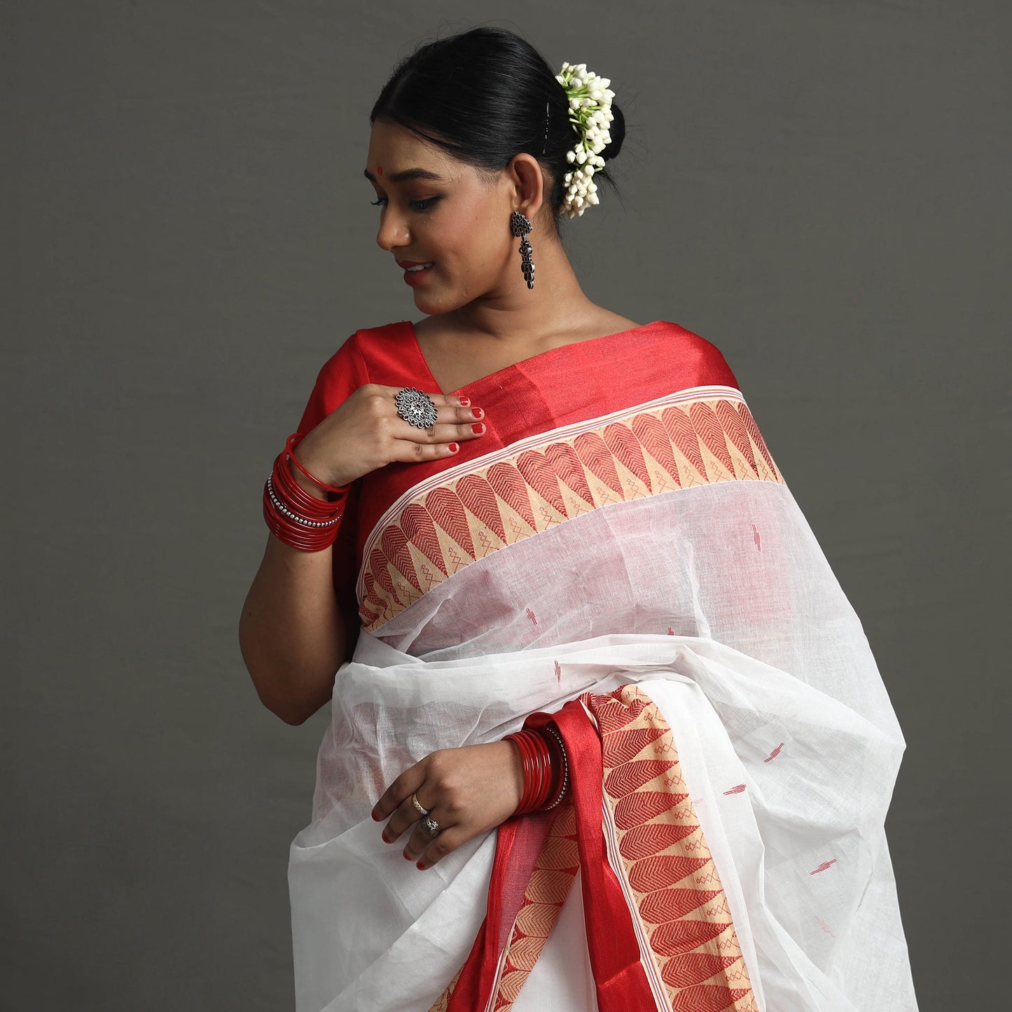 White Handloom Cotton Phulia Jamdani Saree