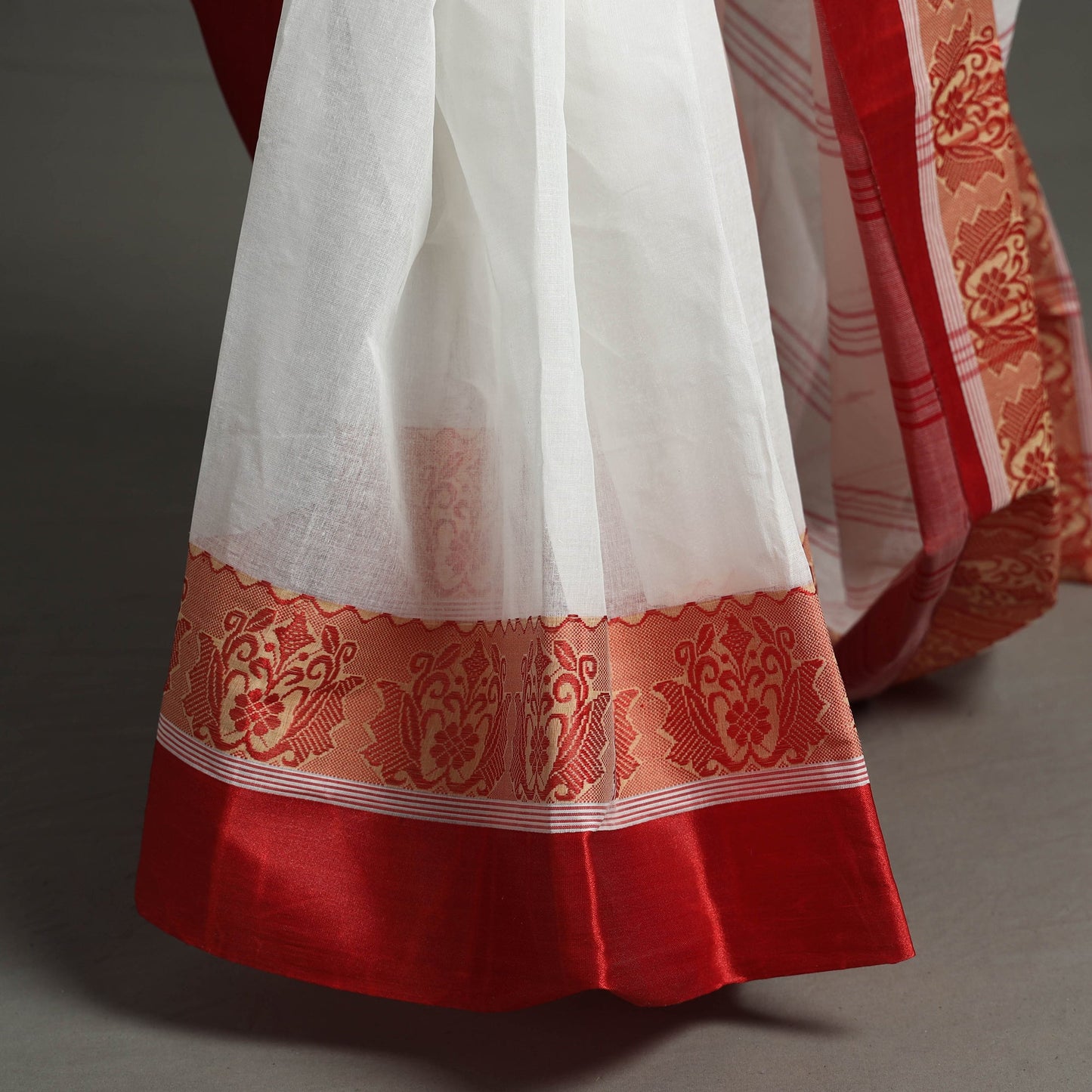 Handloom Cotton Phulia Jamdani Saree