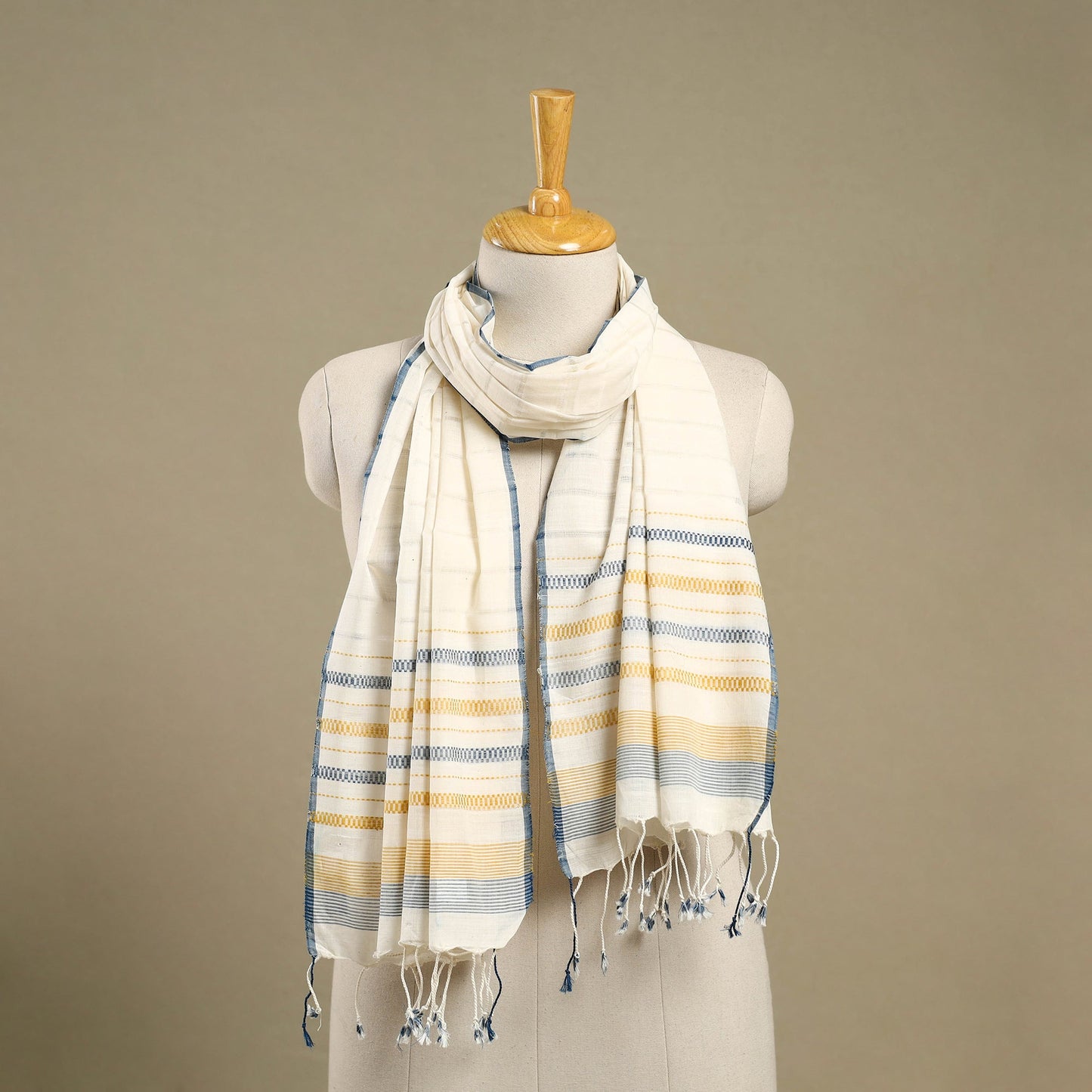Buy Handloom Cotton Srikakulam Jamdani Stole with Tassels