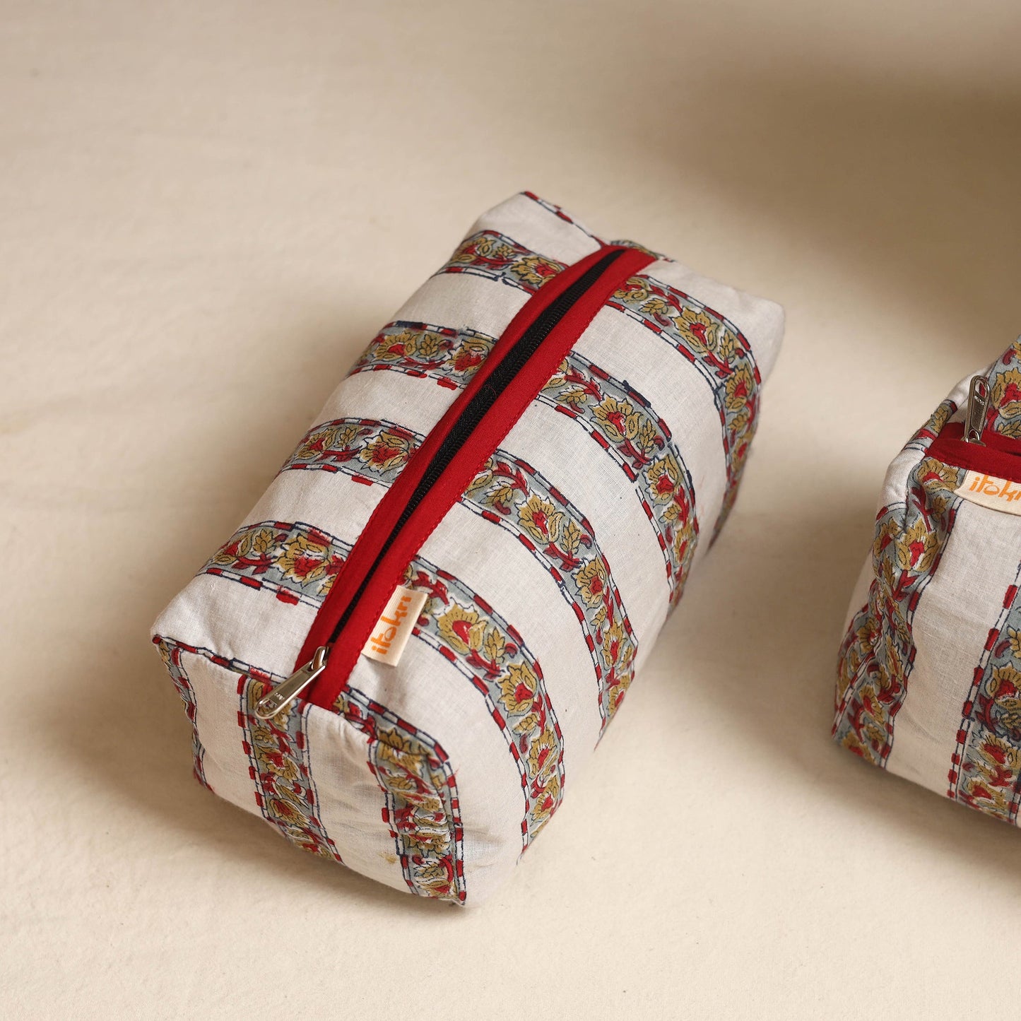 White - handmade cotton toiletry bags (set of 3) 03