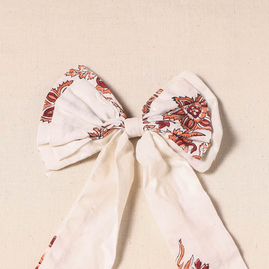White - handmade fabric bow hair clip 01 - handcrafted