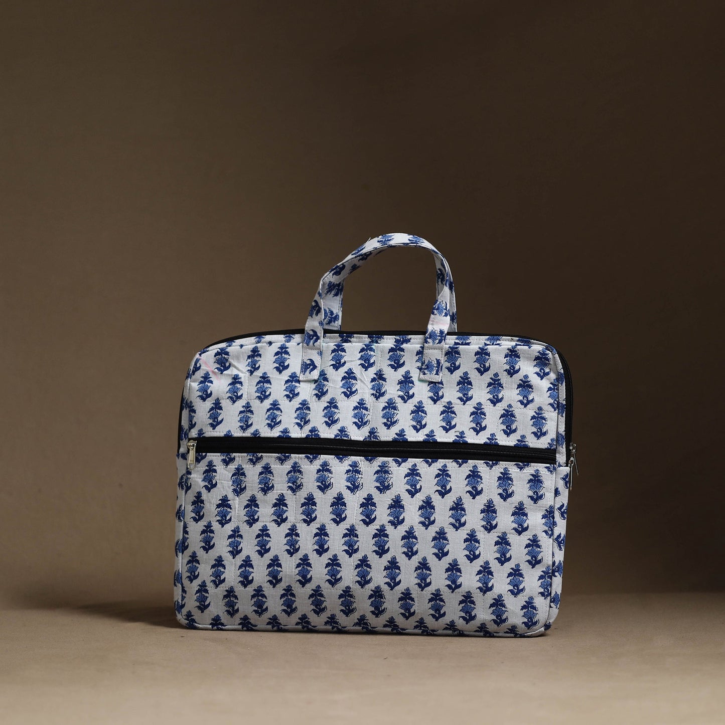 White Handmade Quilted Cotton Laptop Bag (13 x 16 in)