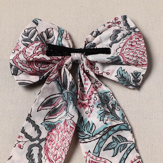 White - handmade women’s bow hair clip 104 - handcrafted
