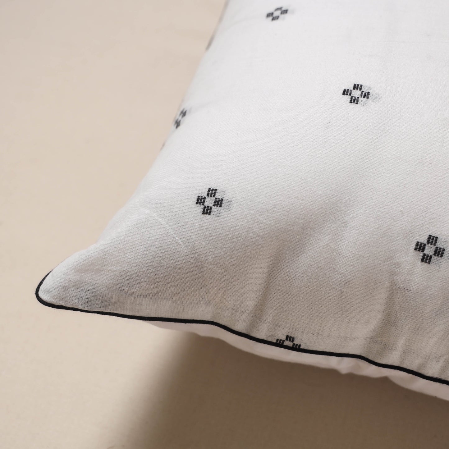 Jacquard weave cushion cover 29 - handcrafted