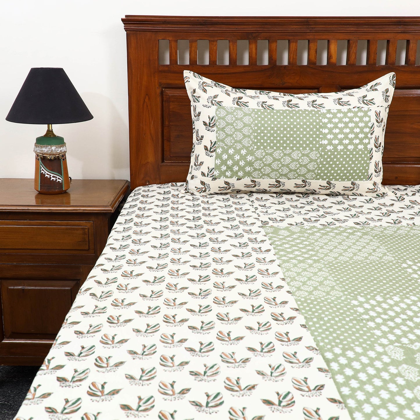 White Jaipur Print Patchwork Cotton Bedsheet Set