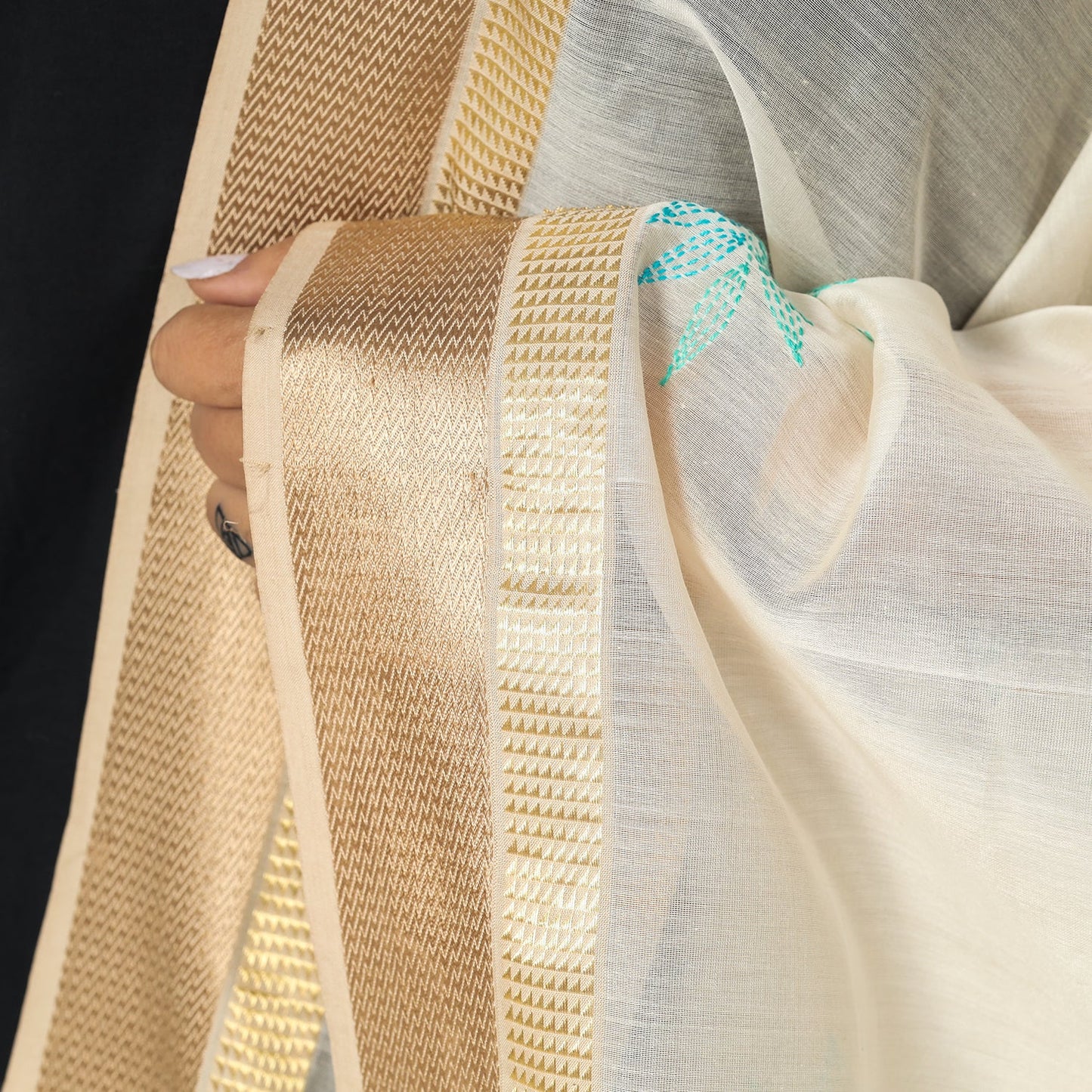 Kolaghat Kantha Zari Border Maheshwari Silk Dupatta with Tassels