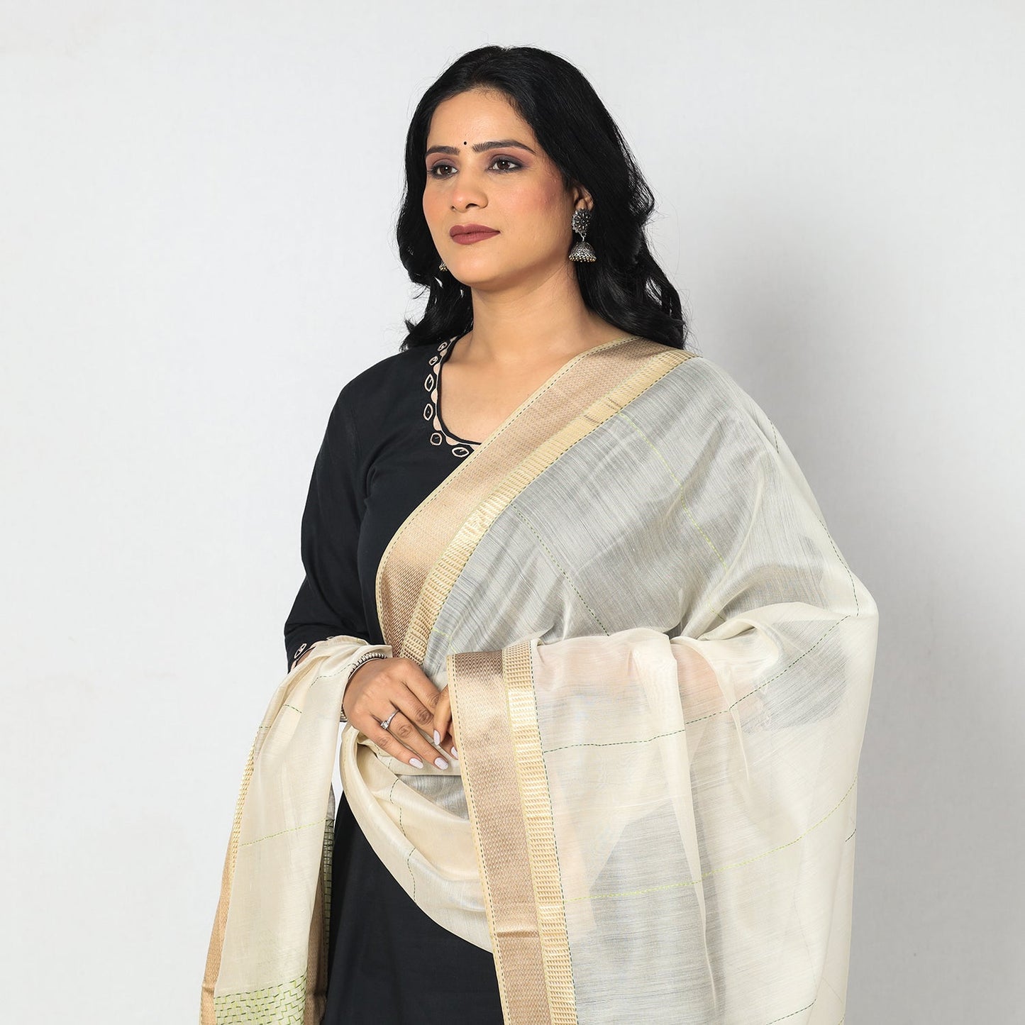 Kolaghat Kantha Zari Border Maheshwari Silk Dupatta with Tassels Online