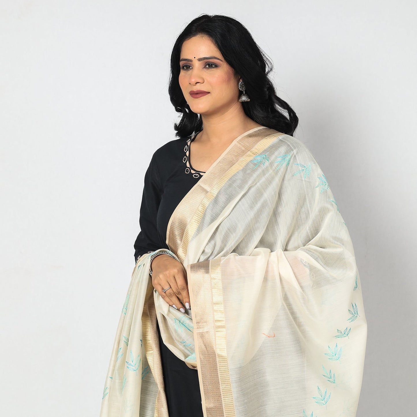 Kolaghat Kantha Zari Border Maheshwari Silk Dupatta with Tassels