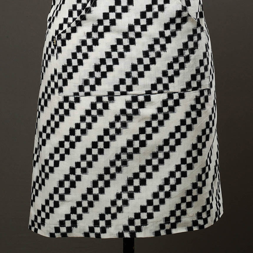 White Pochampally Ikat Weave Cotton Apron with Pocket