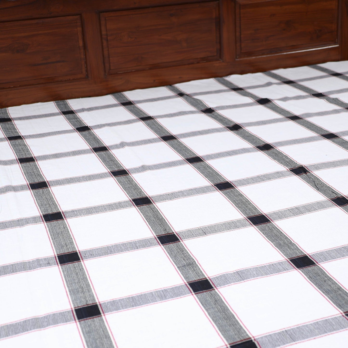 Buy Pure Handloom Cotton Double Bed Cover Online at iTokri.com