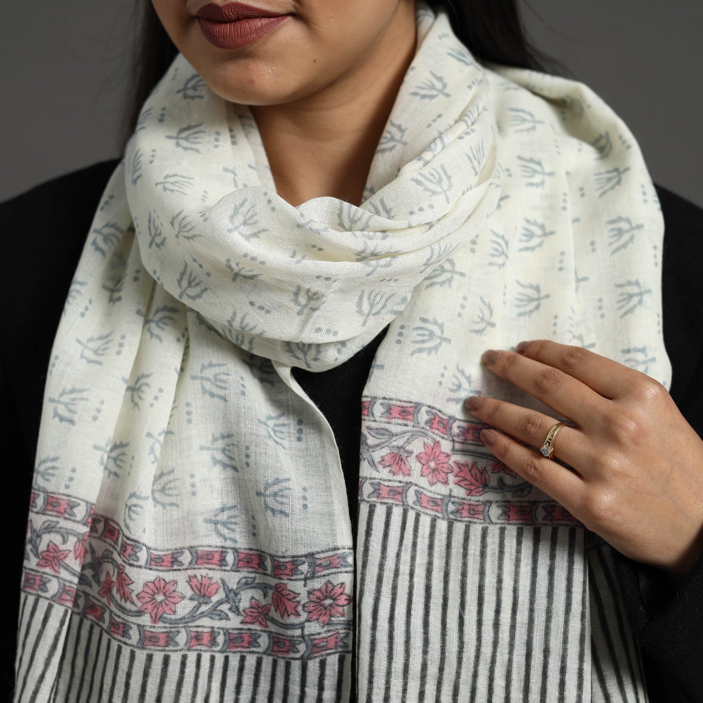 White - pure wool sanganeri stole 40 - handcrafted