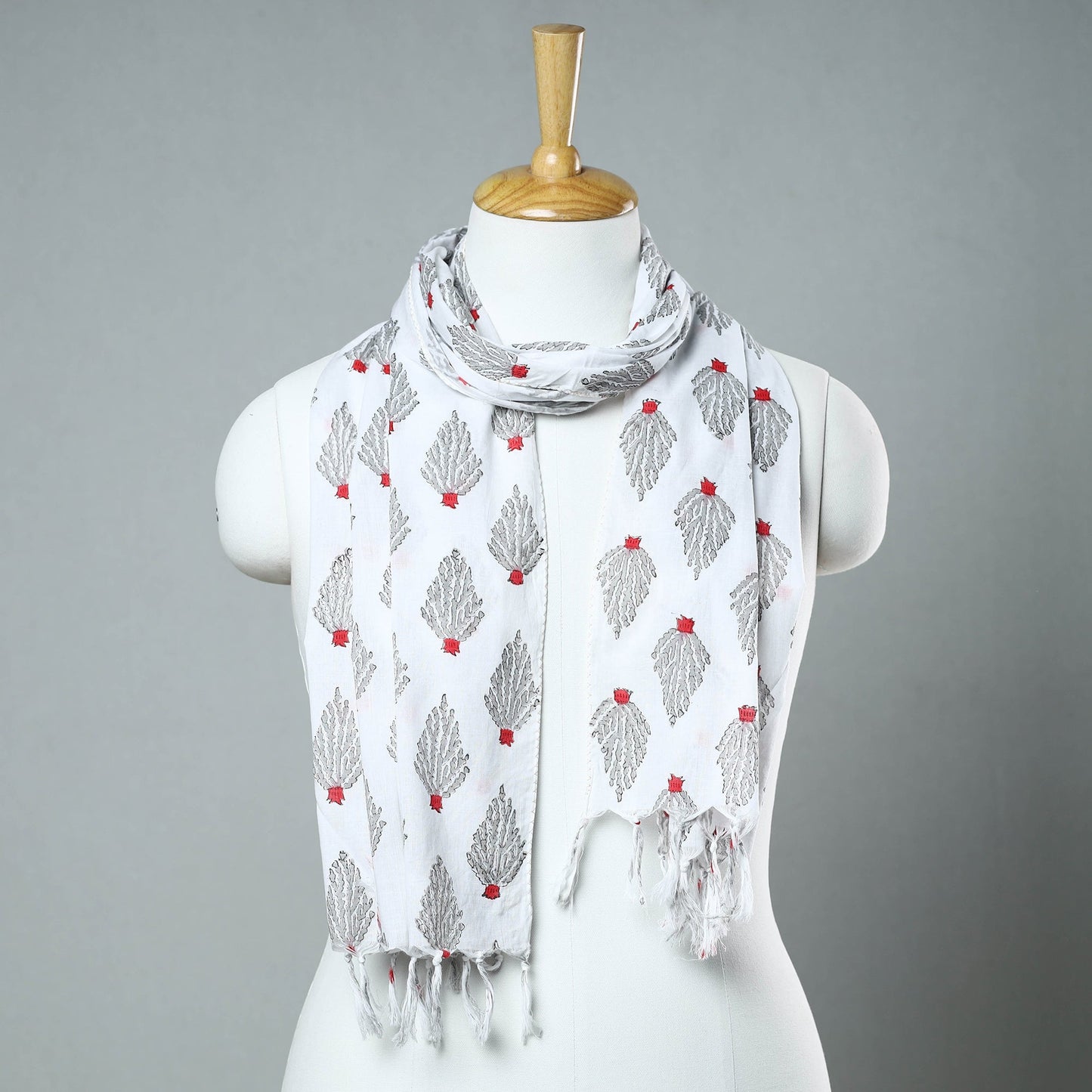 Sanganeri Block Printed Cotton Stole with Tassels 02