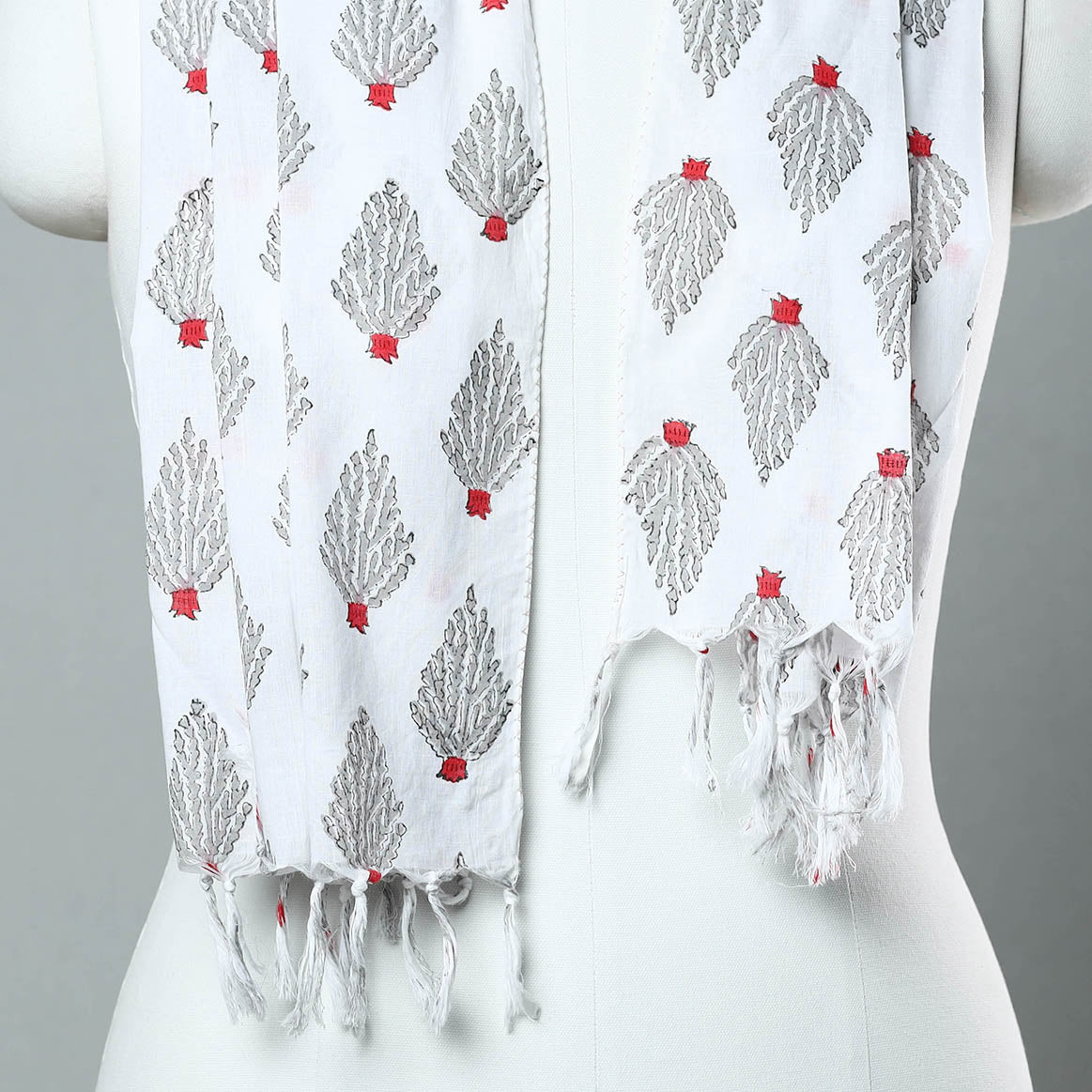 Sanganeri Block Printed Cotton Stole with Tassels 02