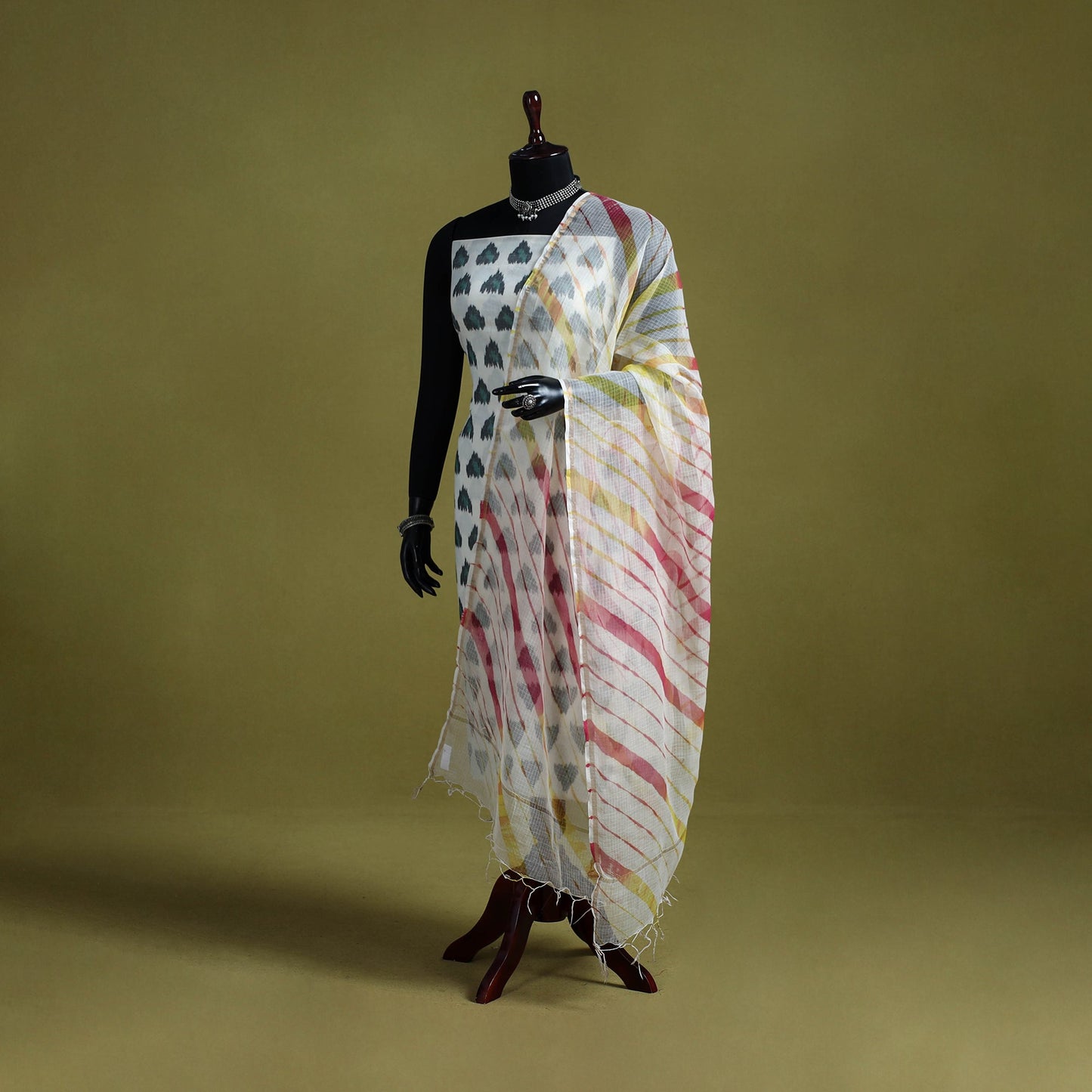 White - tie-dye kota doria cotton leheriya dupatta 11
