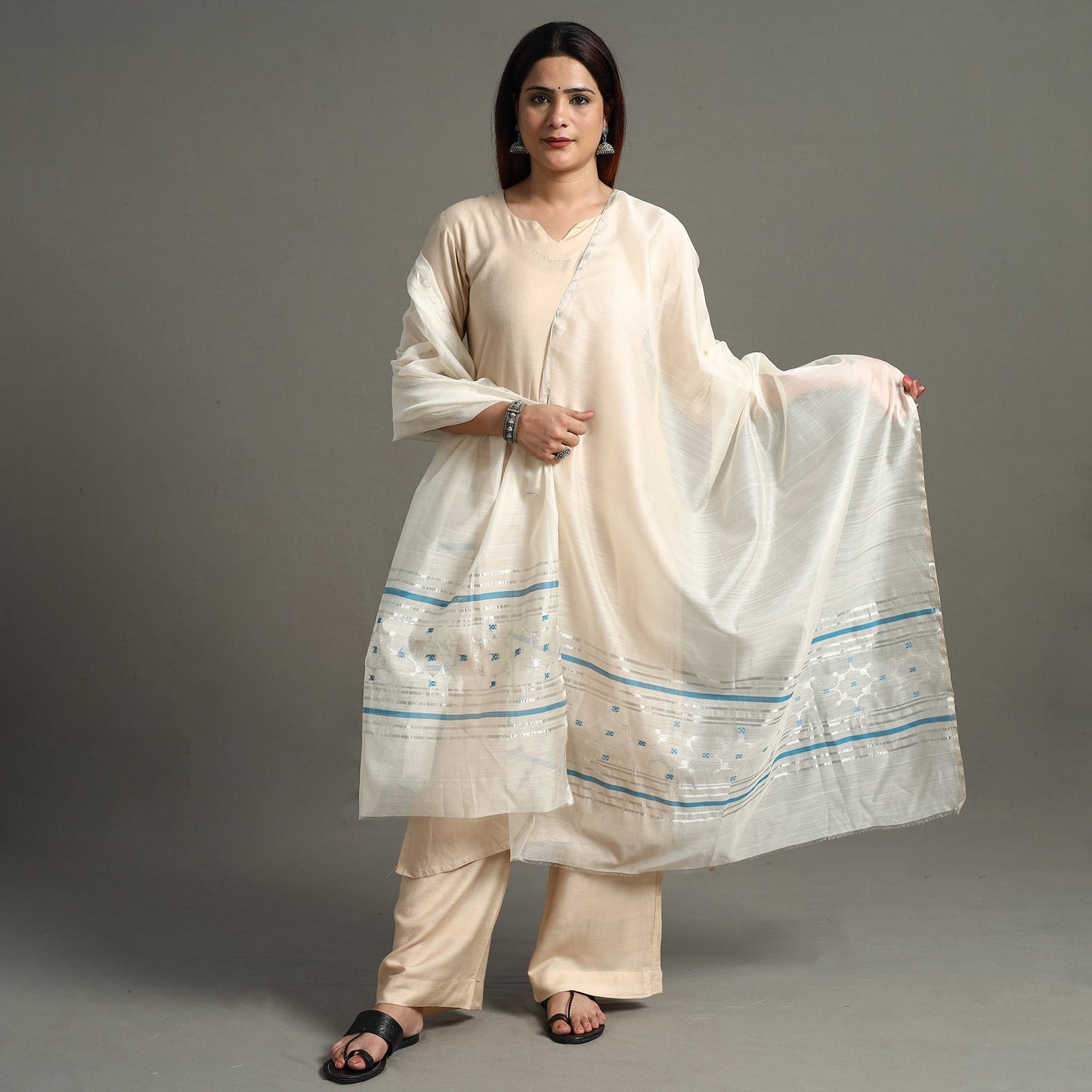 Traditional Chanderi Silk Handloom Zari Buti Dupatta with Tassels 22 Online