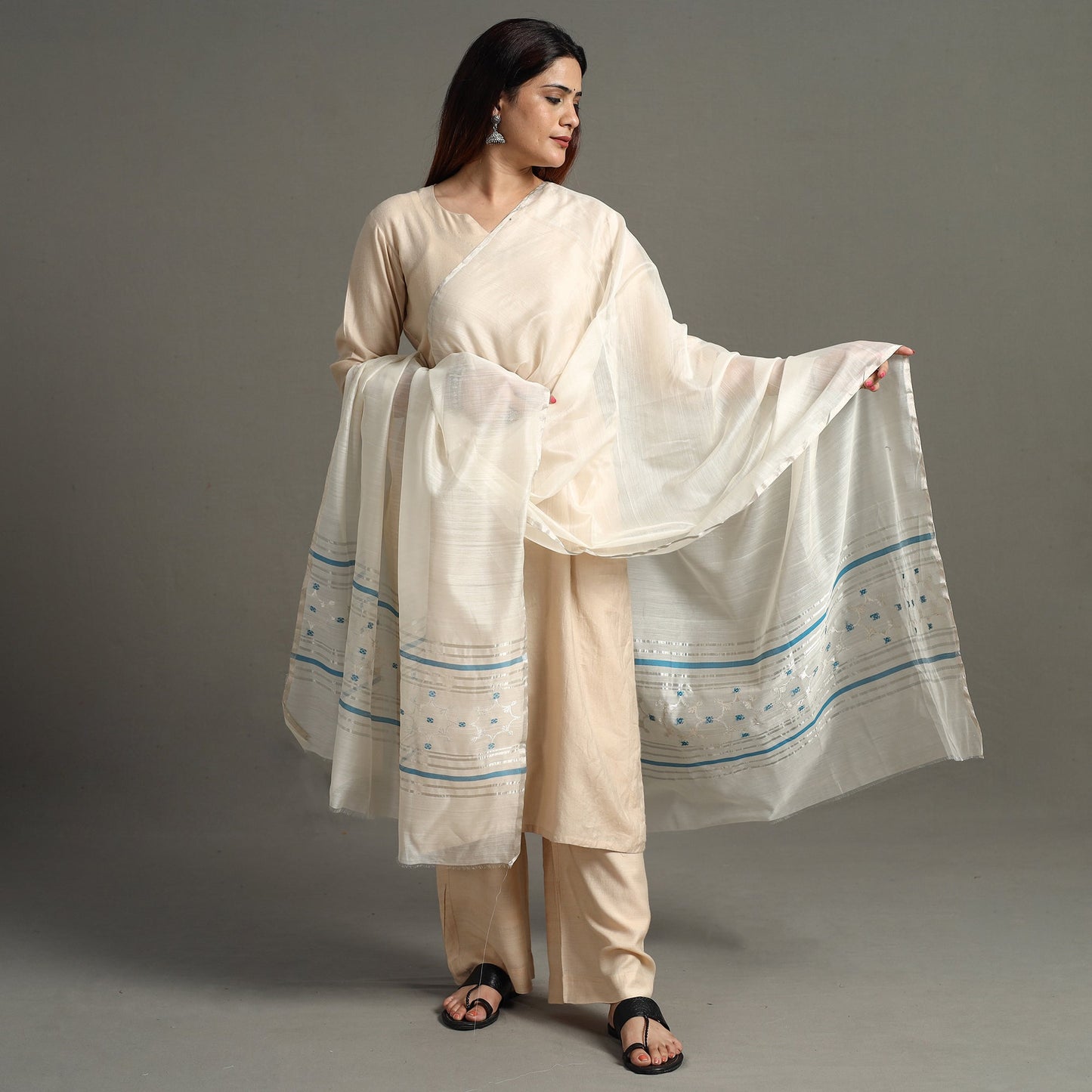 Traditional Chanderi Silk Handloom Zari Buti Dupatta with Tassels 22 Online