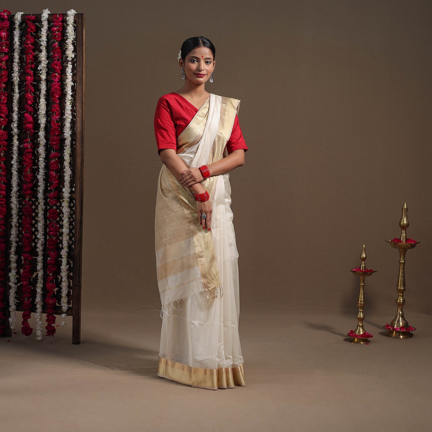 White - traditional handloom maheshwari silk saree 04