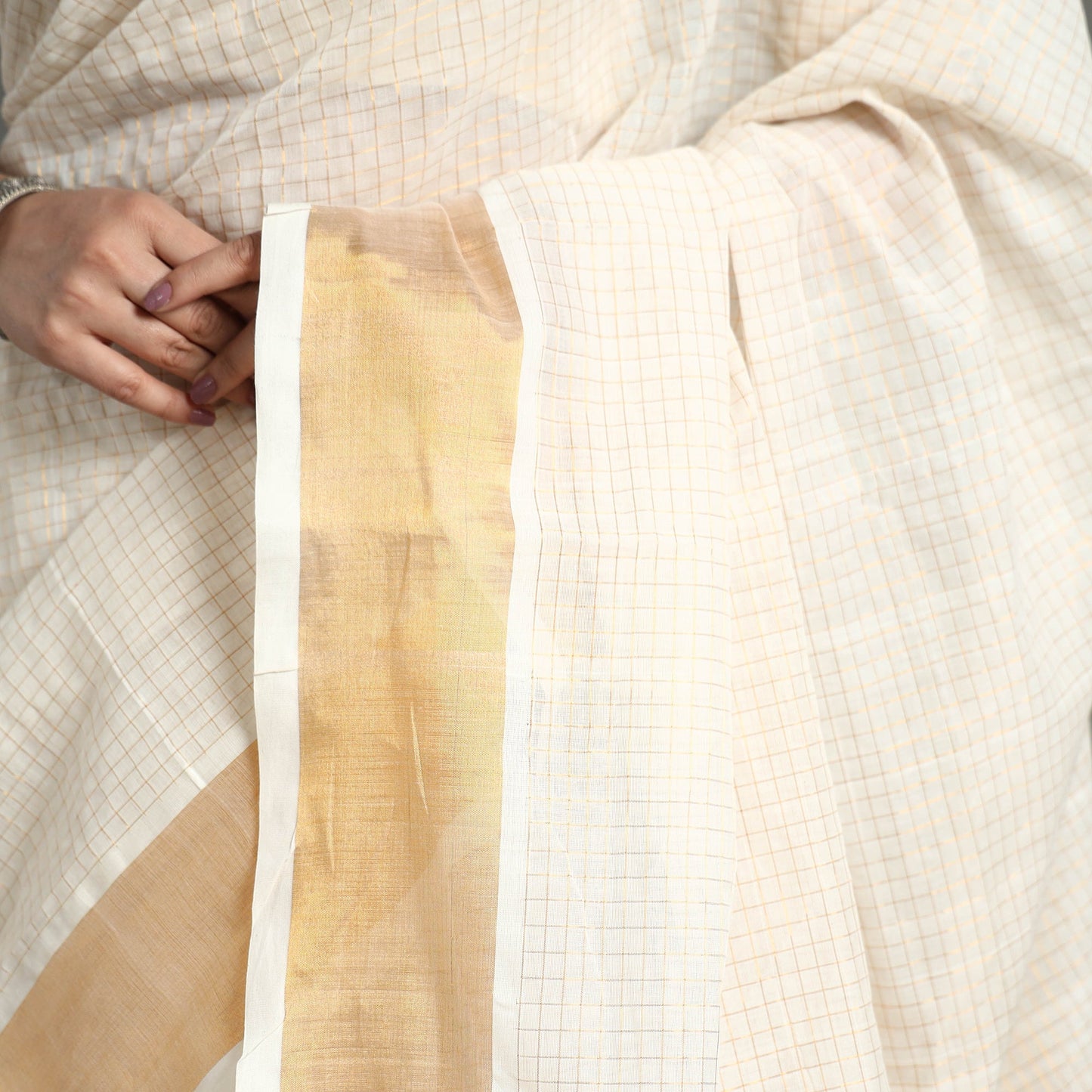 Traditional Venkatagiri Handloom Cotton Zari Checks Saree with One Side Zari Border 31