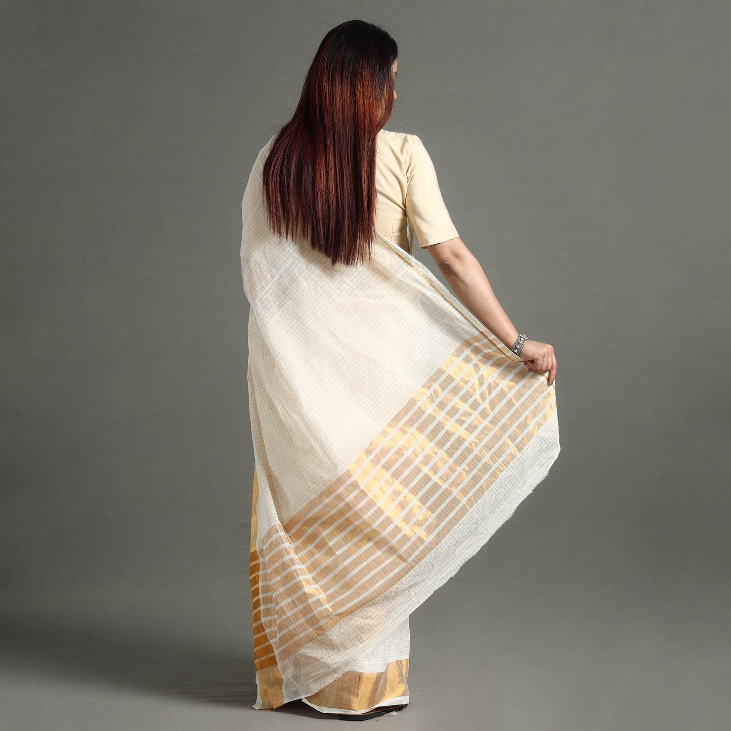 Traditional Venkatagiri Handloom Cotton Zari Checks Saree with One Side Zari Border 31