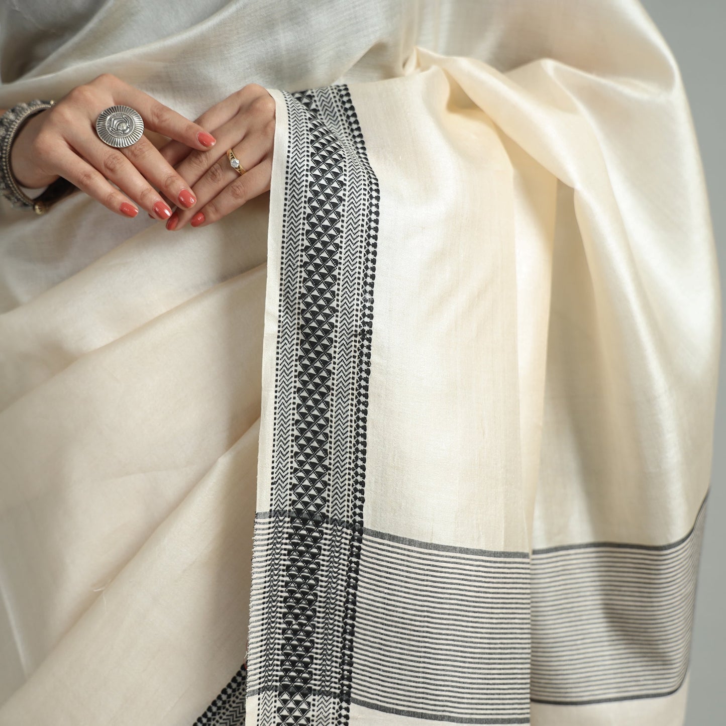 White - traditional vidarbha tussar silk handloom saree