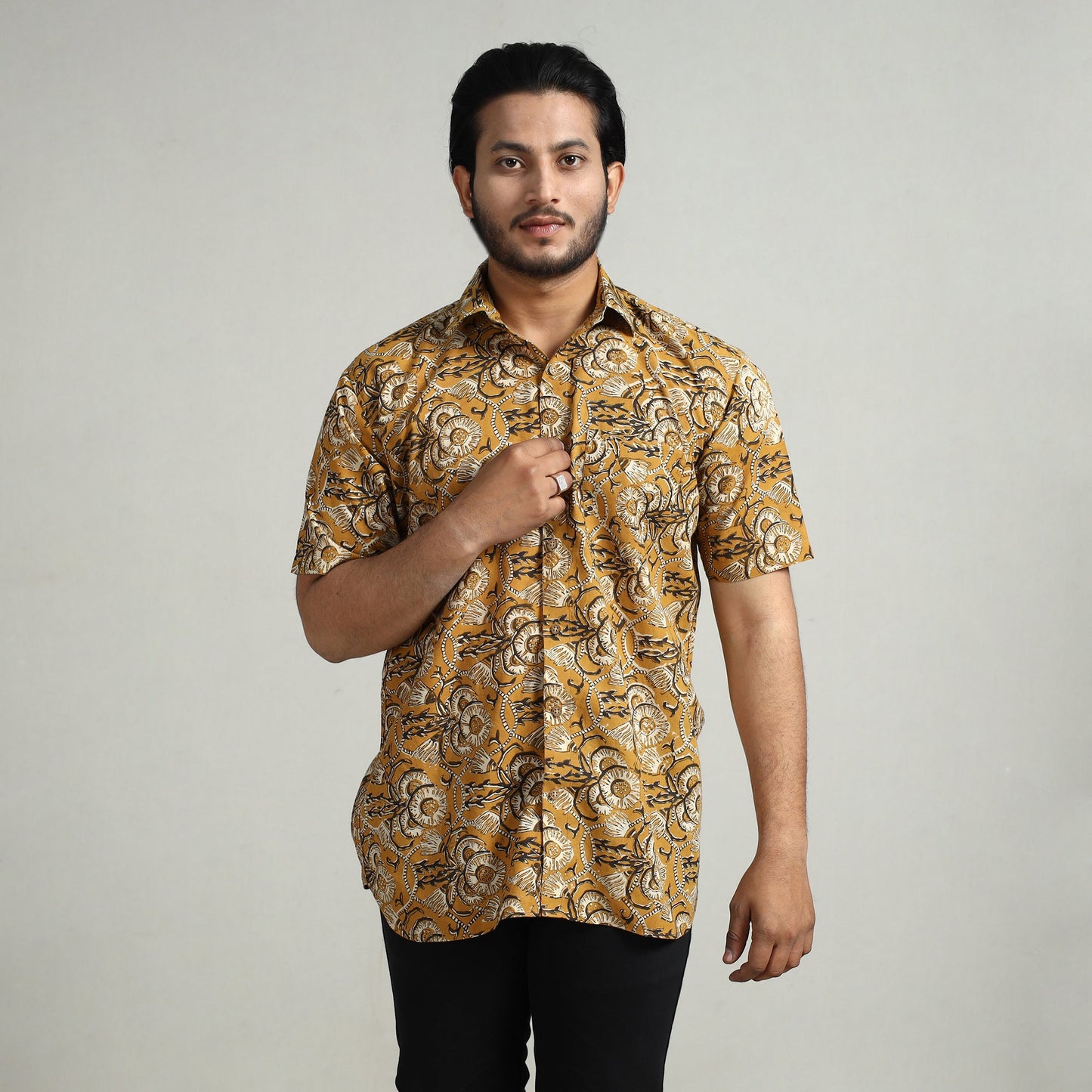 Buy Bagru Hand Block Printed Cotton Men Half Sleeve Shirt Online at iTokri.com