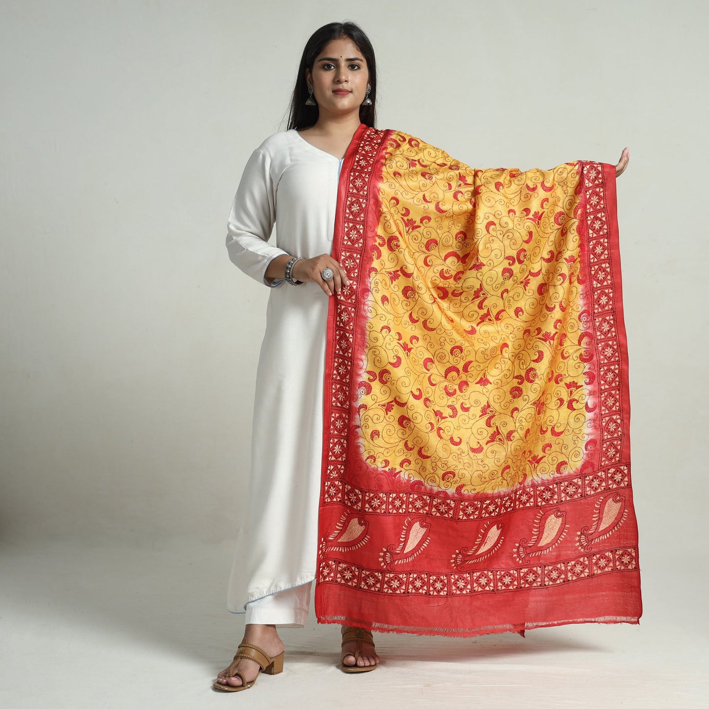 Bengal Kantha Embroidery Tussar Silk Handloom Dupatta 09