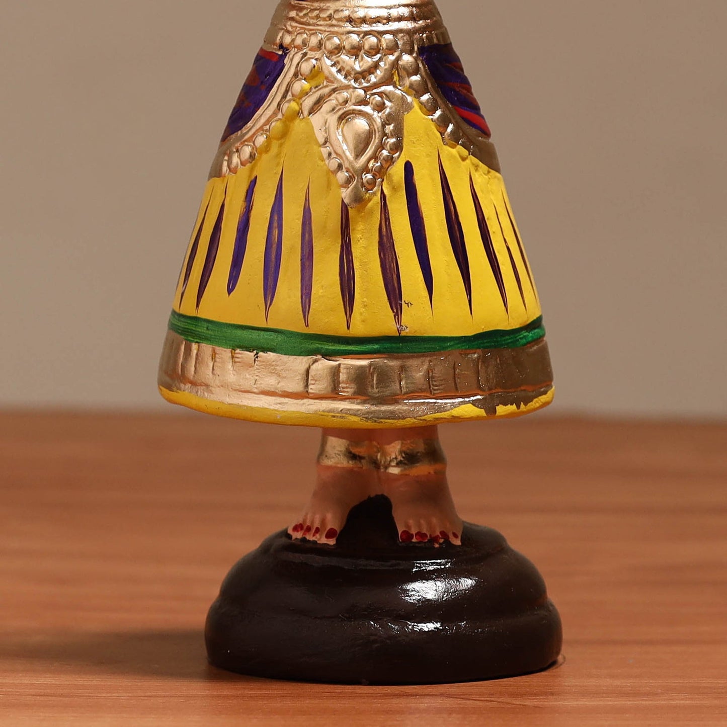 Bobble head thanjavur traditional dancing doll 01