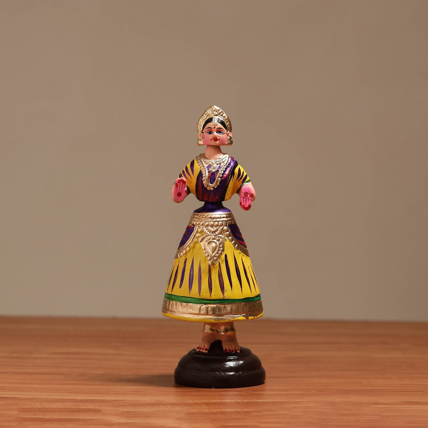 Bobble head thanjavur traditional dancing doll 01