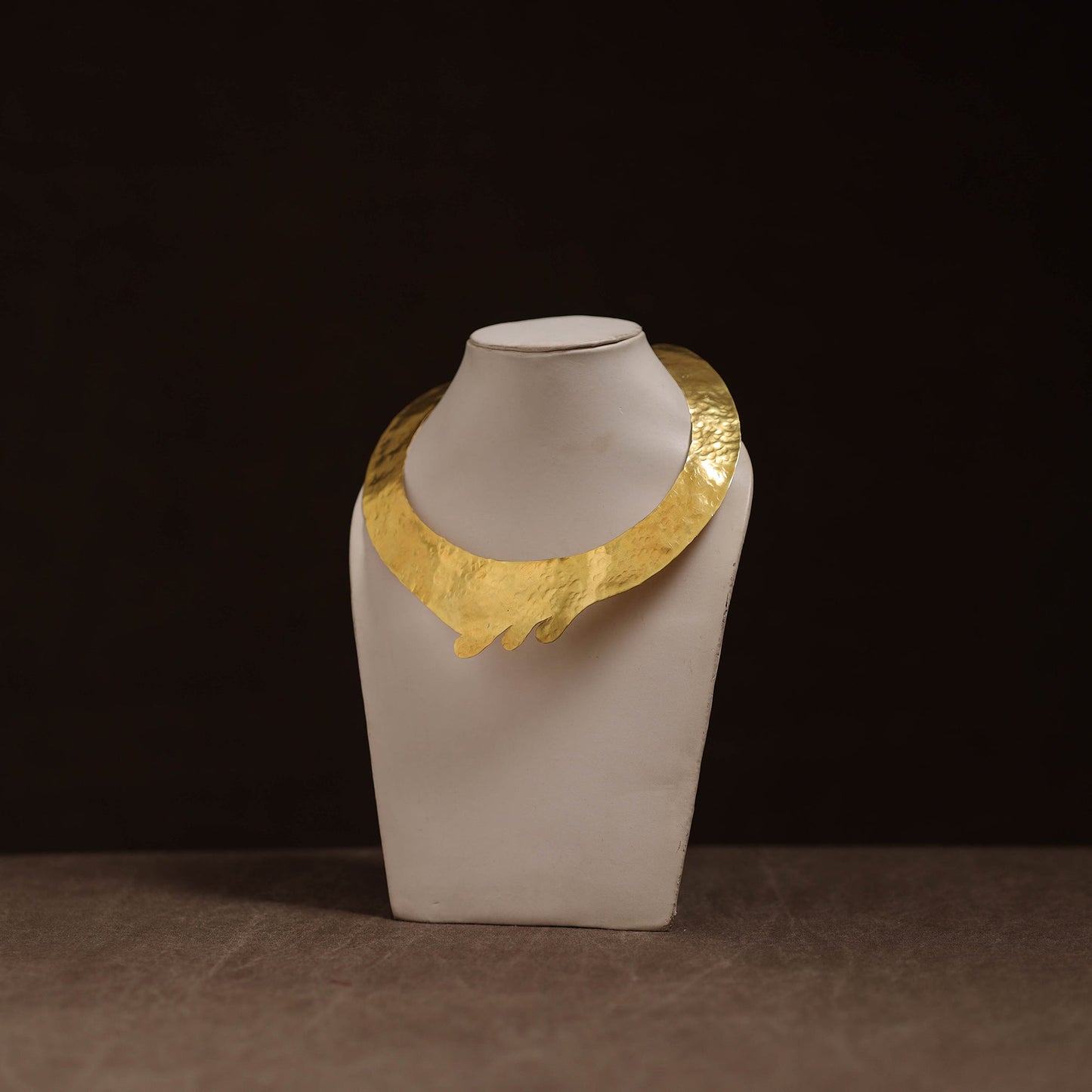 Brass metal handcrafted hasli necklace 121