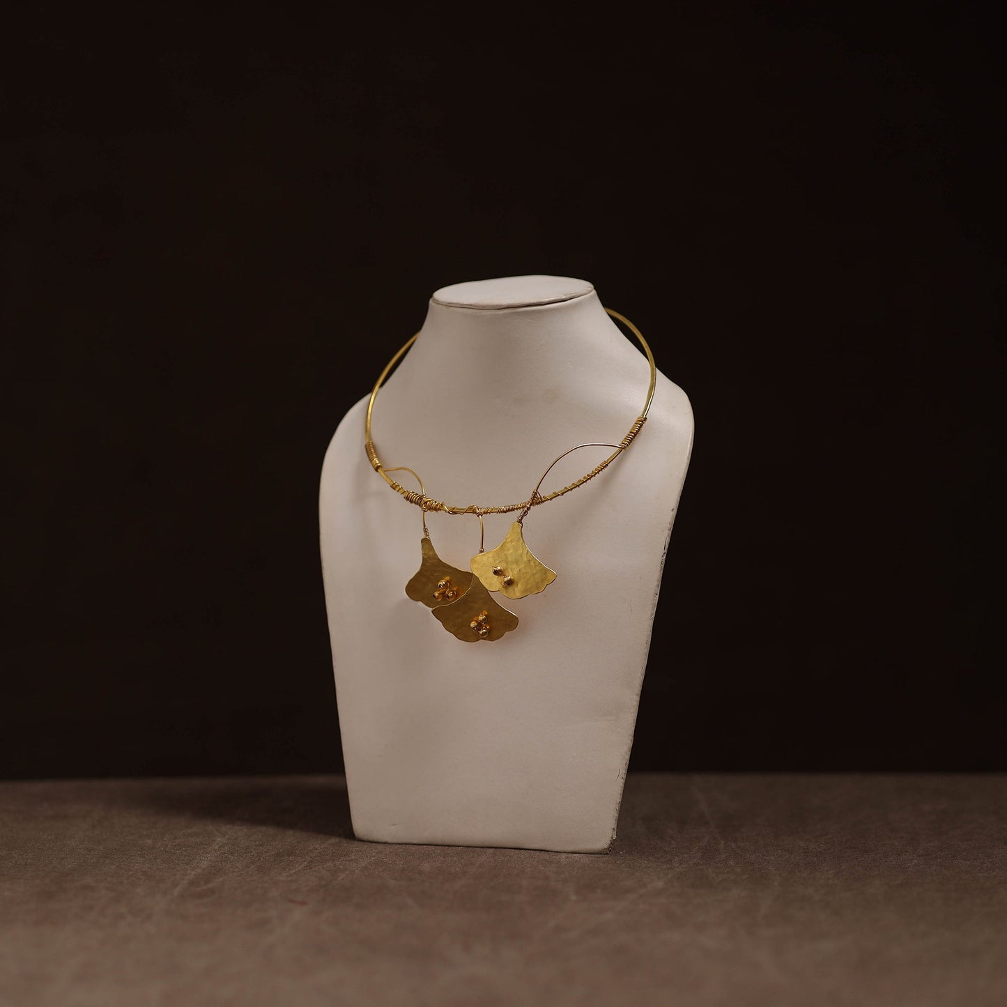 Brass metal handcrafted hasli necklace 136