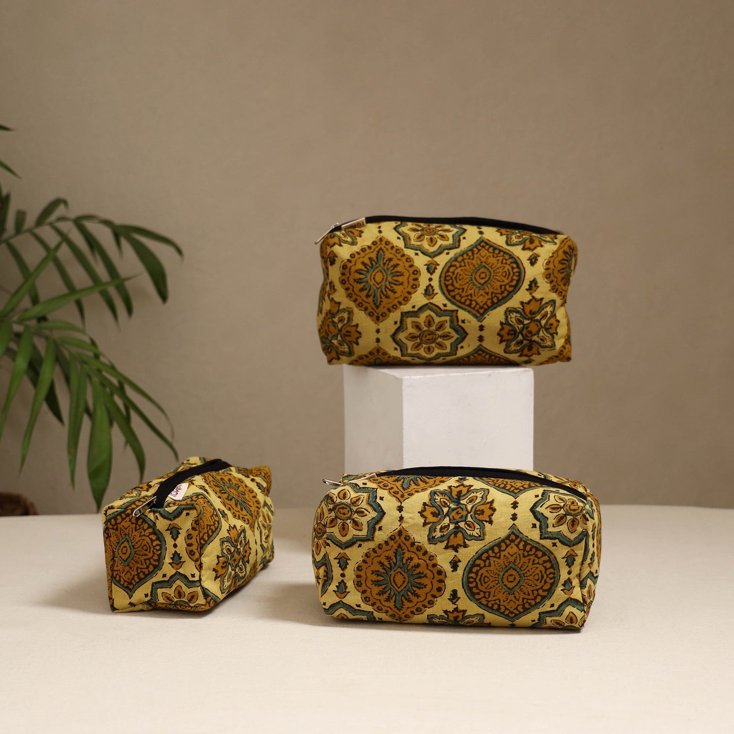 Handcrafted fabric toiletry bags (set of 3) 24