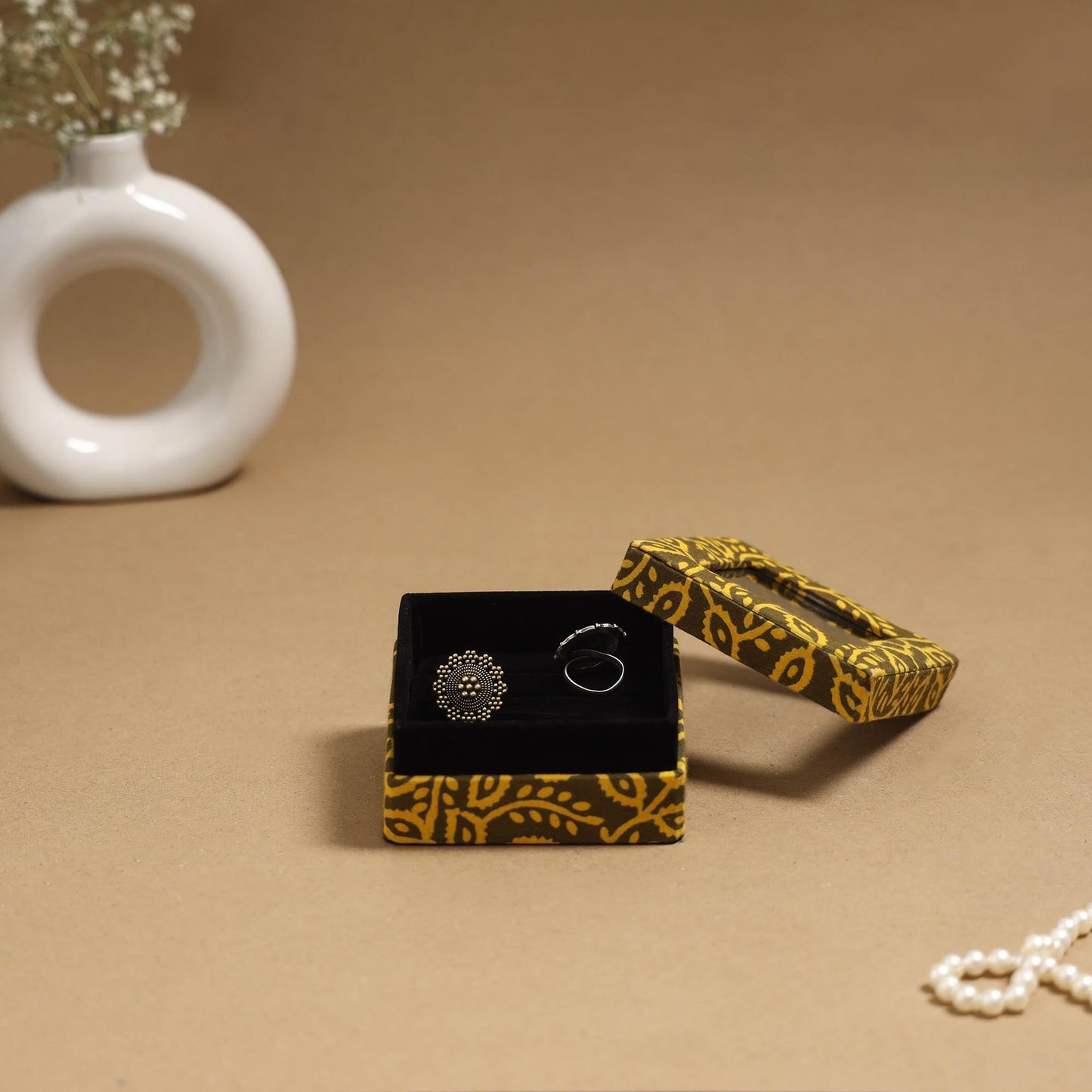 Handcrafted printed fabric ring/earring box 28