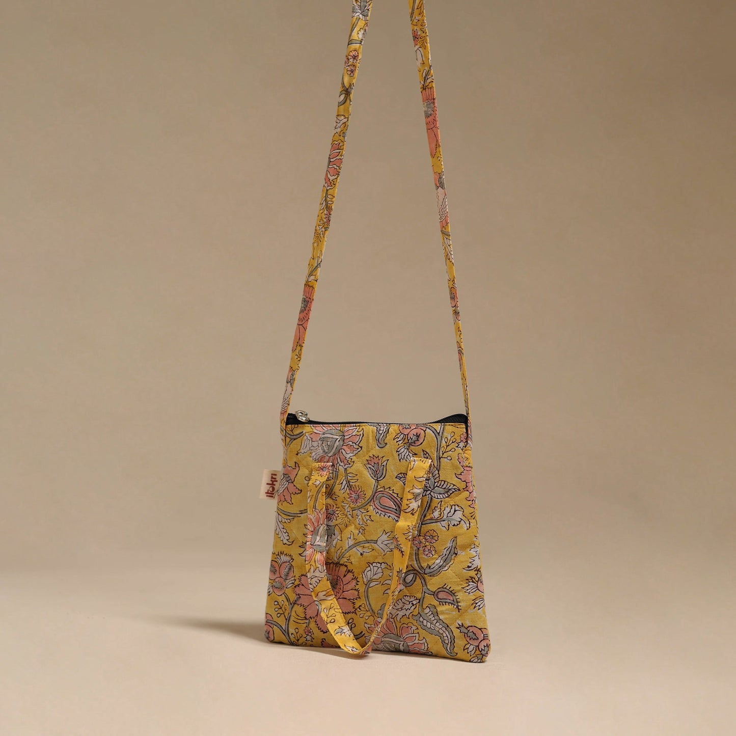 Handcrafted quilted sling bag 01