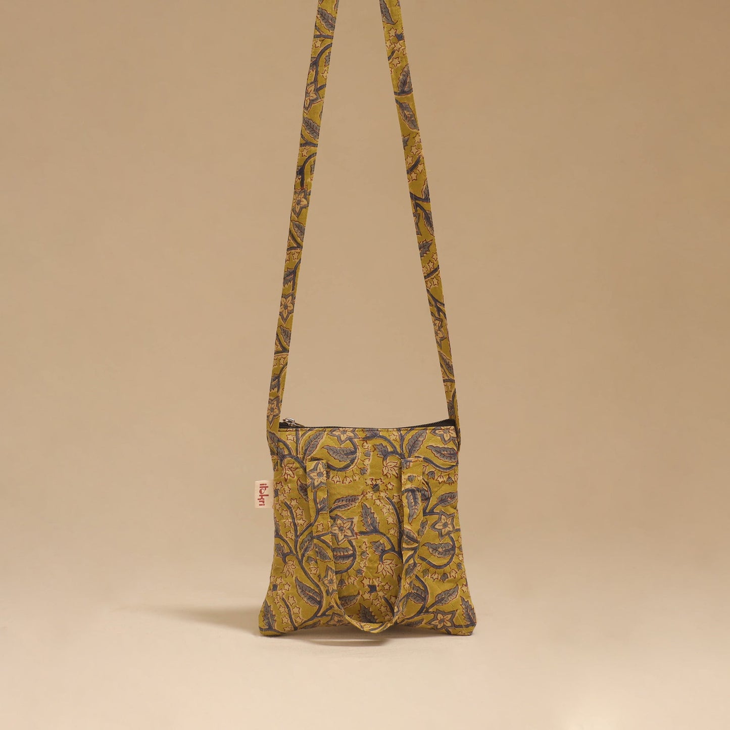 Handcrafted quilted sling bag 02