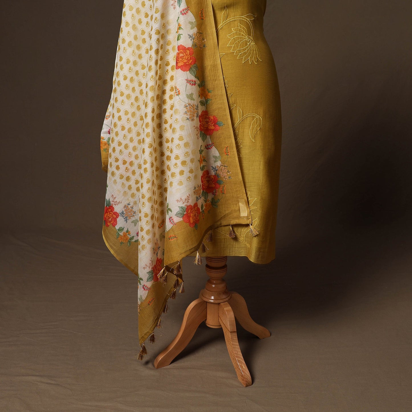 Handloom chanderi silk thread work 3pc unstitched dress
