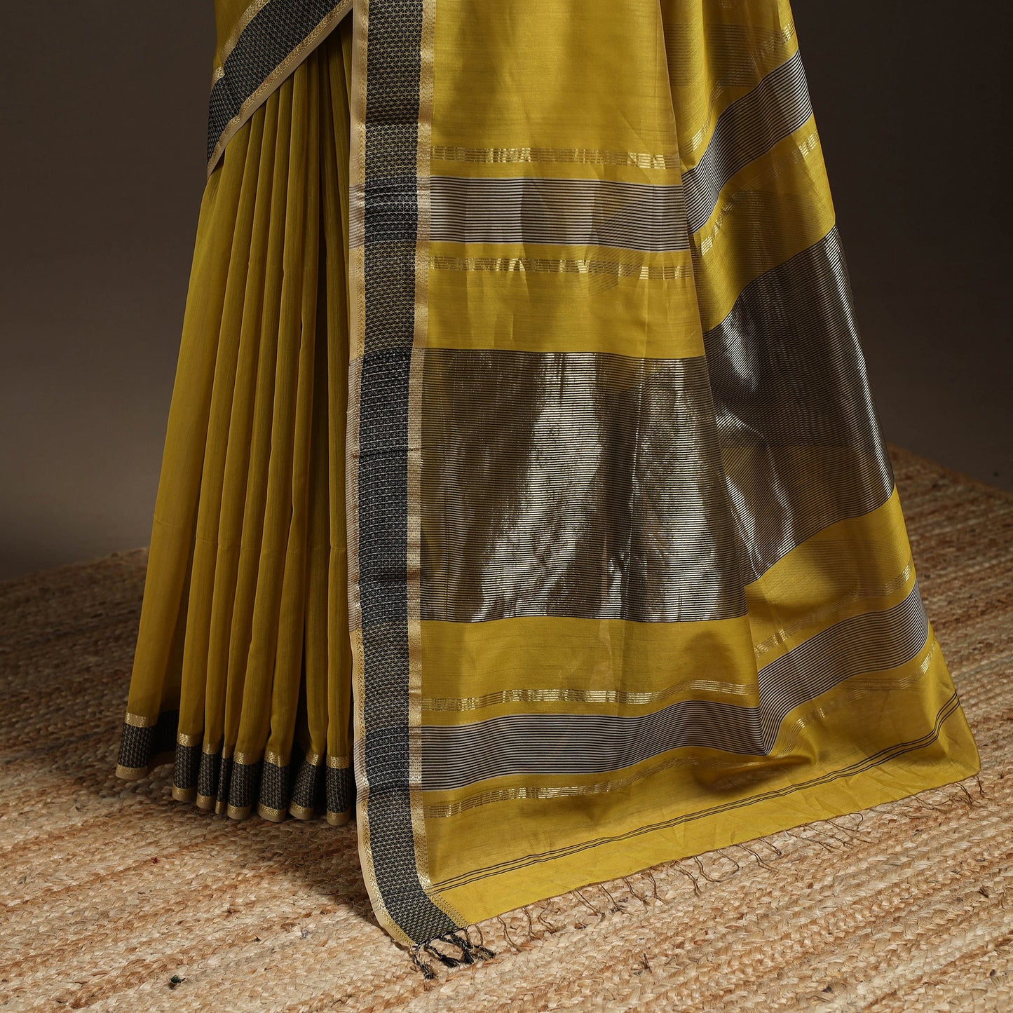 Yellow - handloom maheshwari saree with thread border 10