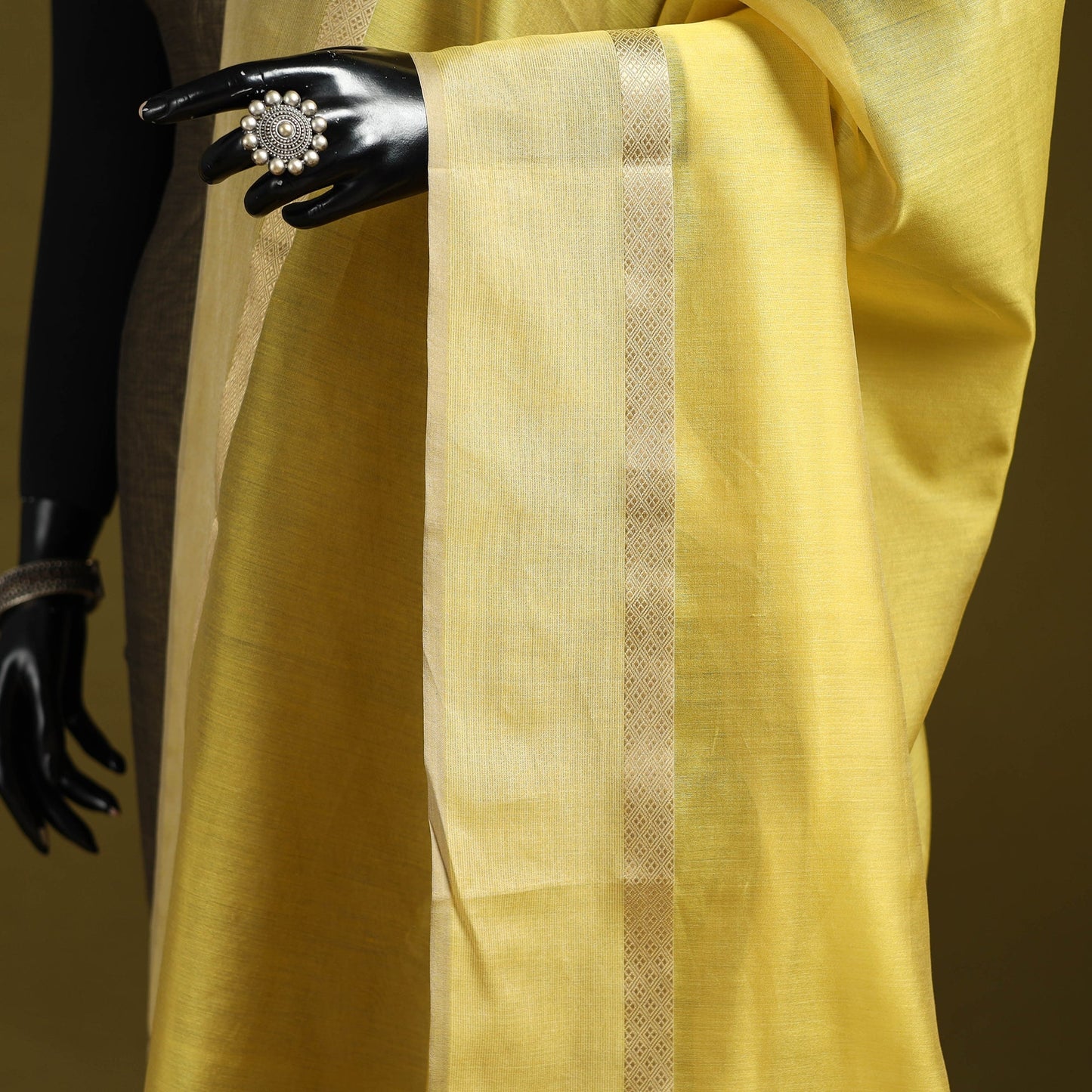 Handloom silk cotton maheshwari dupatta with zari border 11