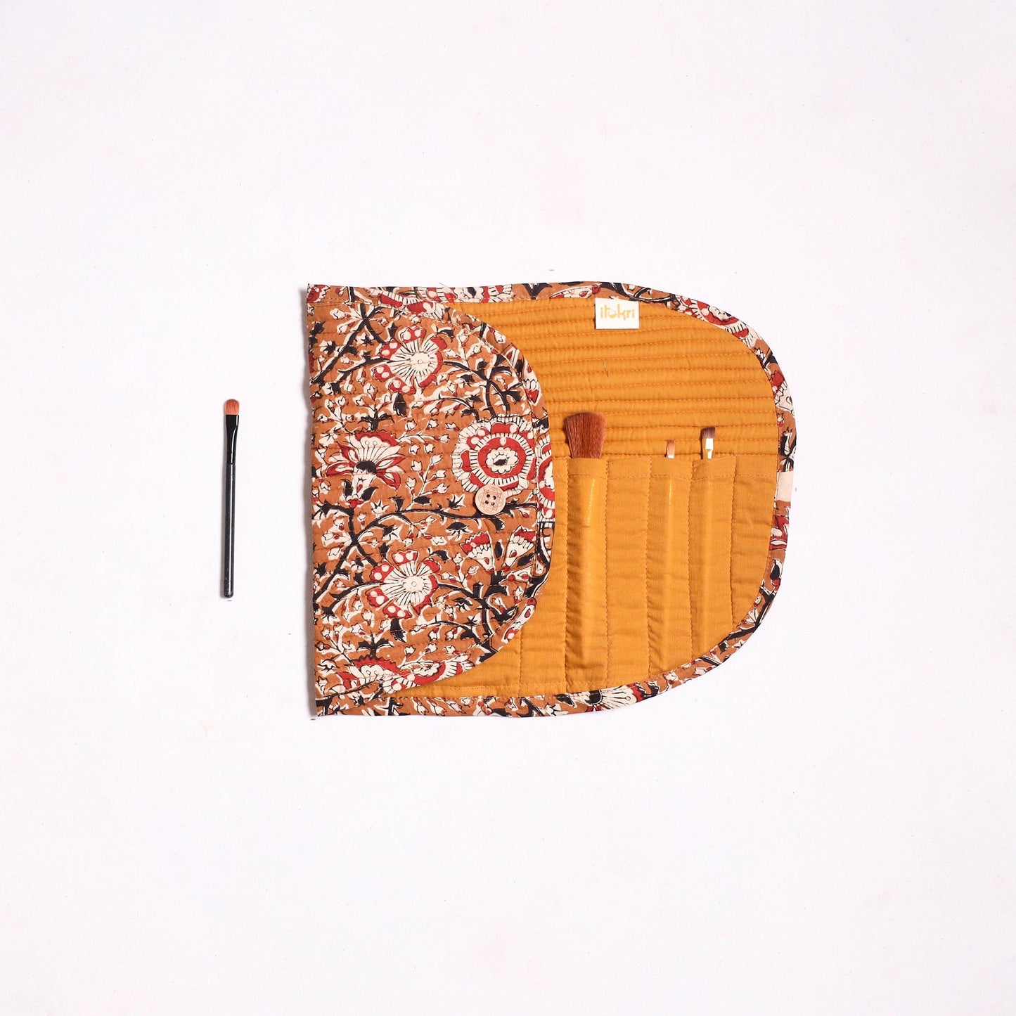 Handmade multipurpose segmented make-up brush wrap
