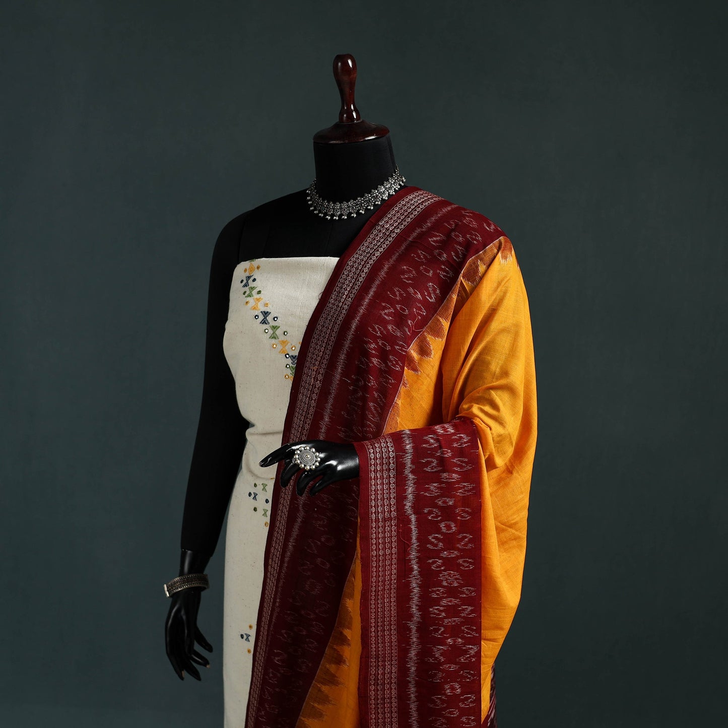 Ikat handloom cotton sambalpuri dupatta 02 - handcrafted