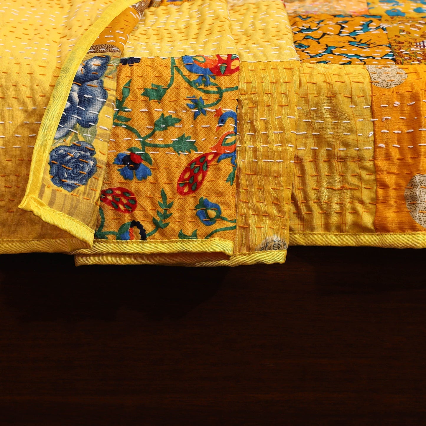 Khambadiya tagai patchwork quilt / gudri / blanket (109 x