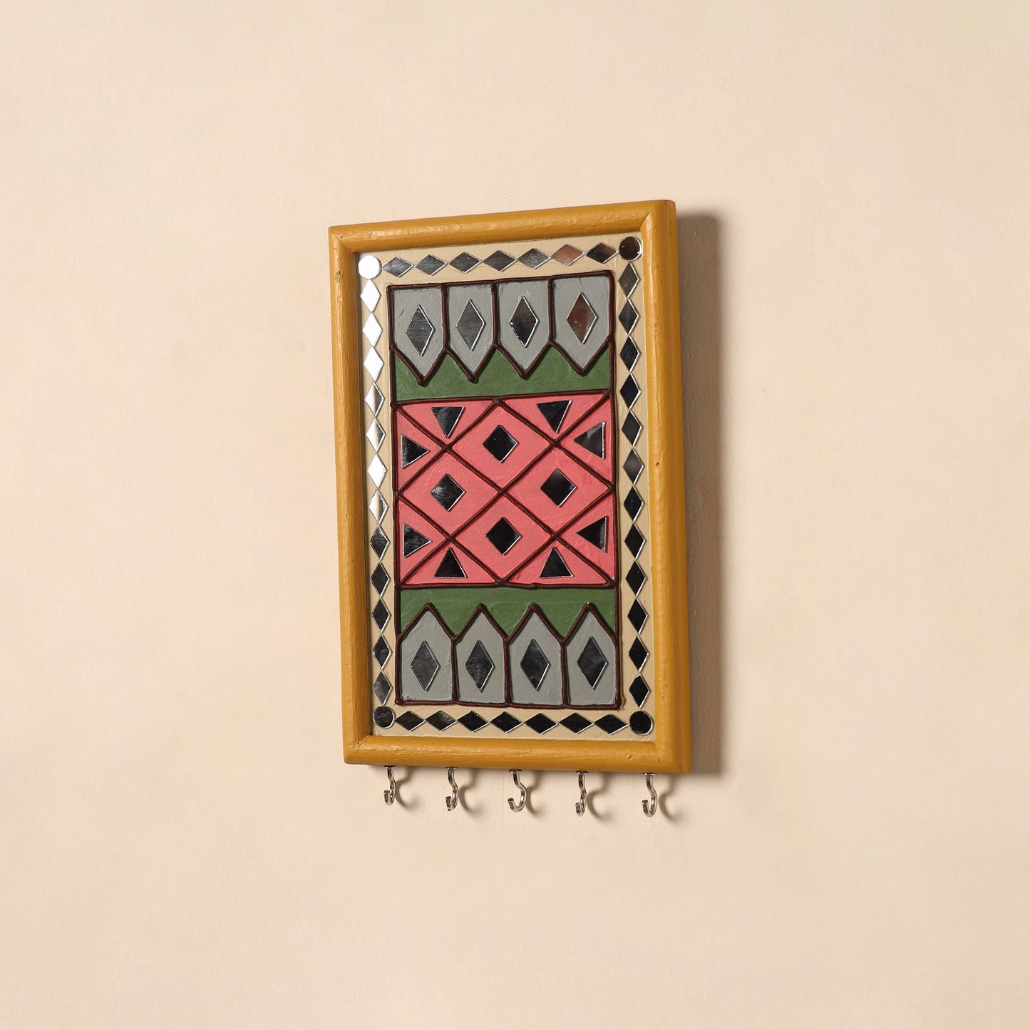 Kutch mud mirror work lippan art key holder (9 x 6 in) 30