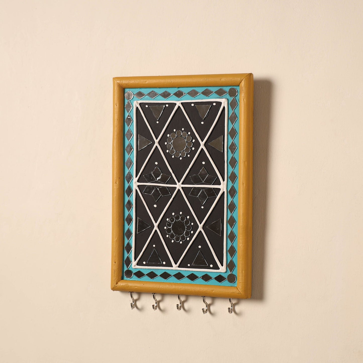Kutch mud mirror work lippan art key holder (9 x 6 in) 43